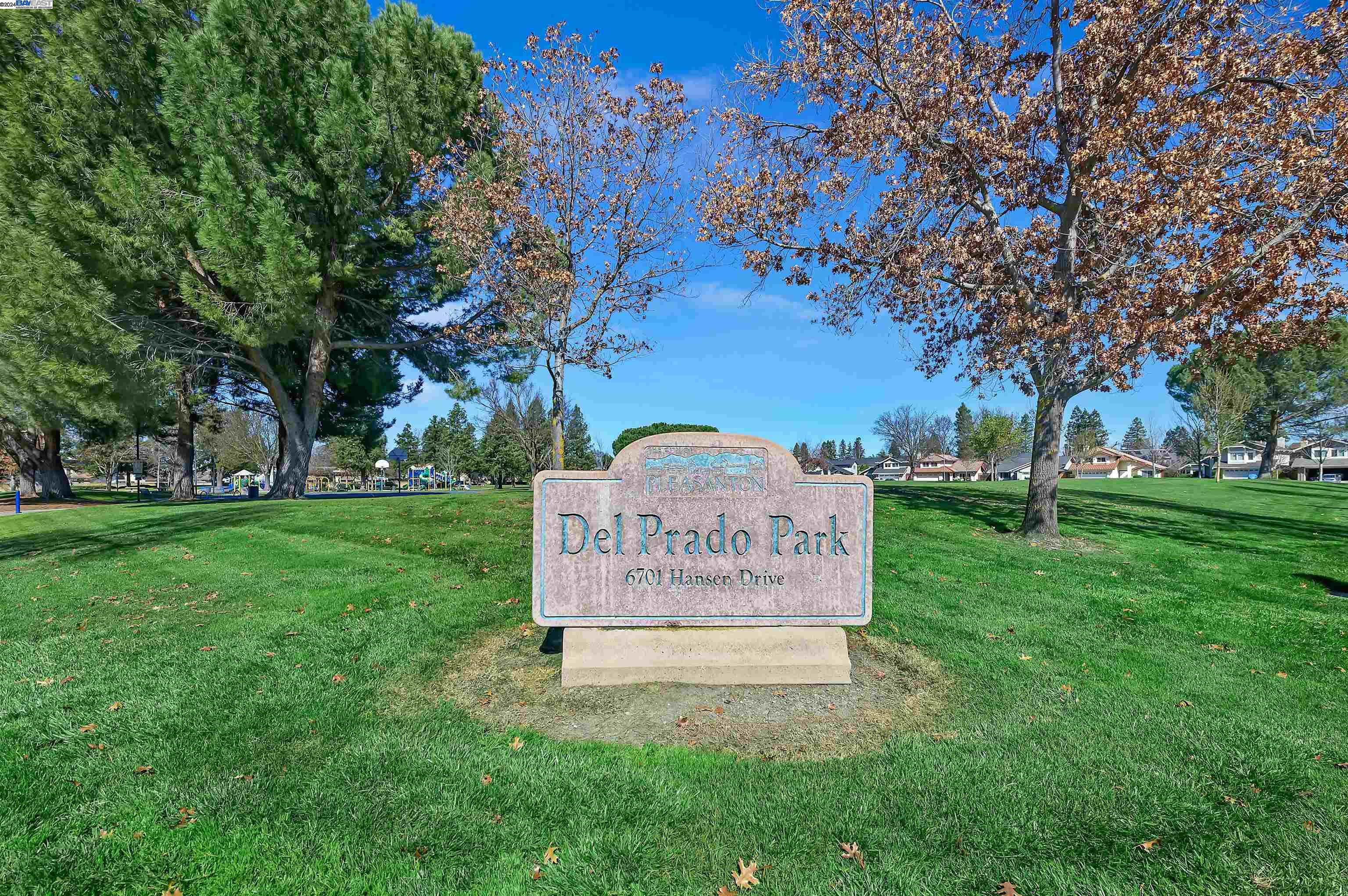 6927 Corte Barcelona