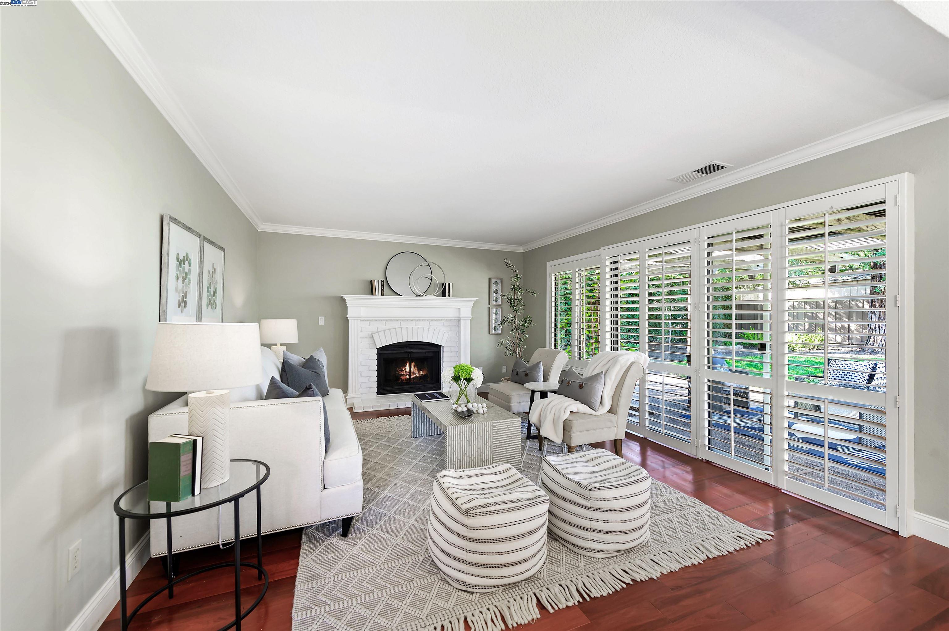 6927 Corte Barcelona