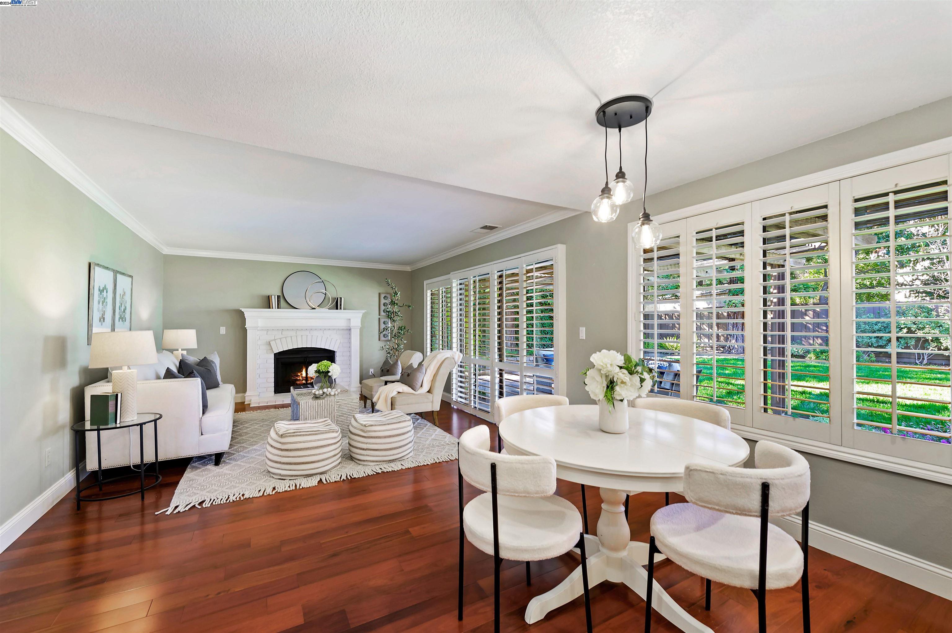 6927 Corte Barcelona