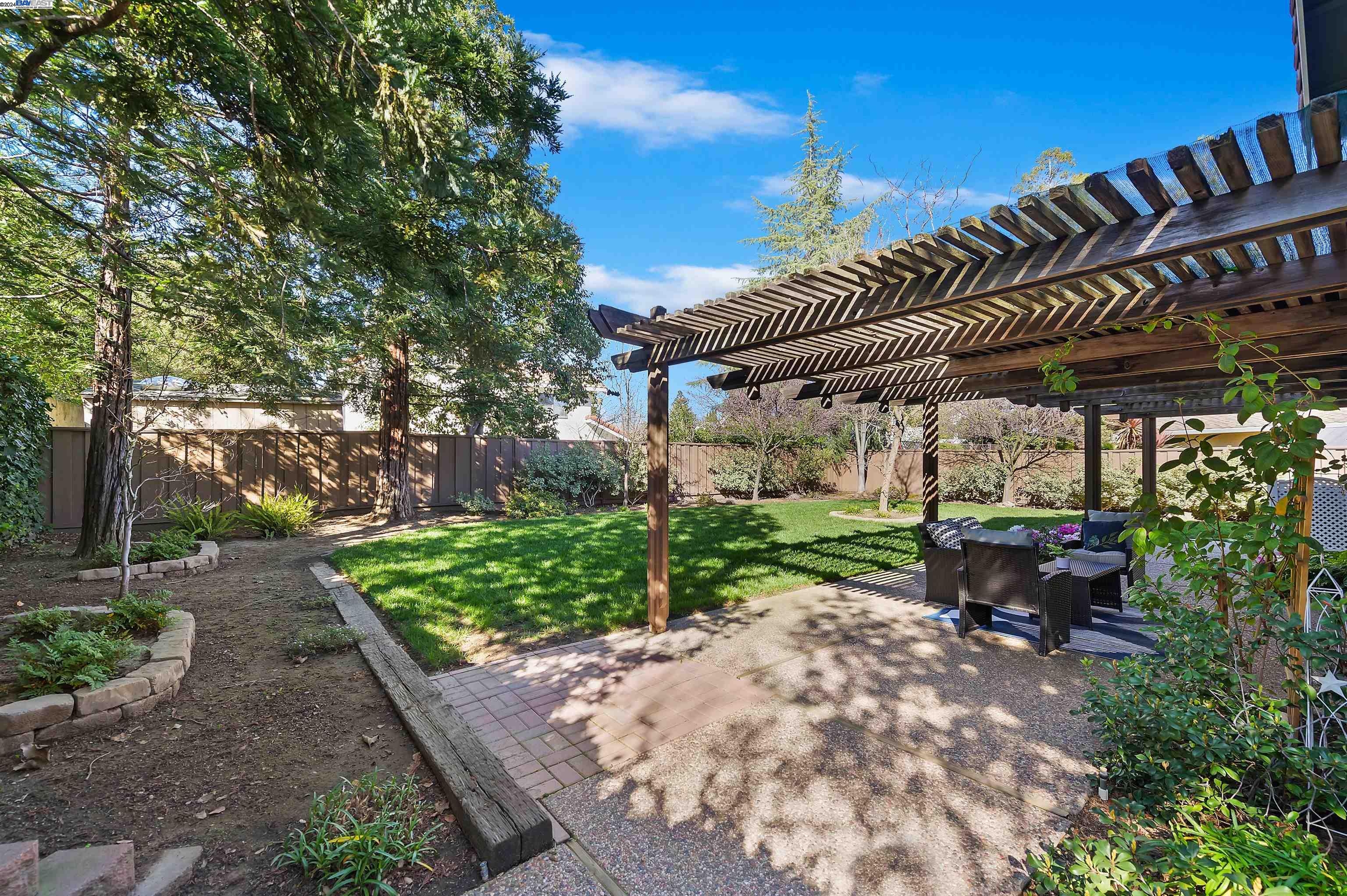 6927 Corte Barcelona