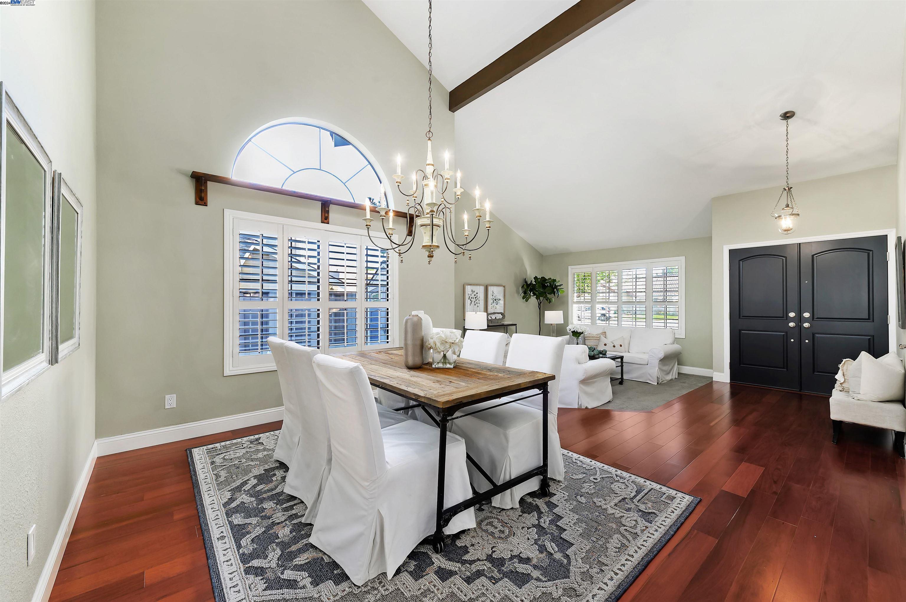 6927 Corte Barcelona