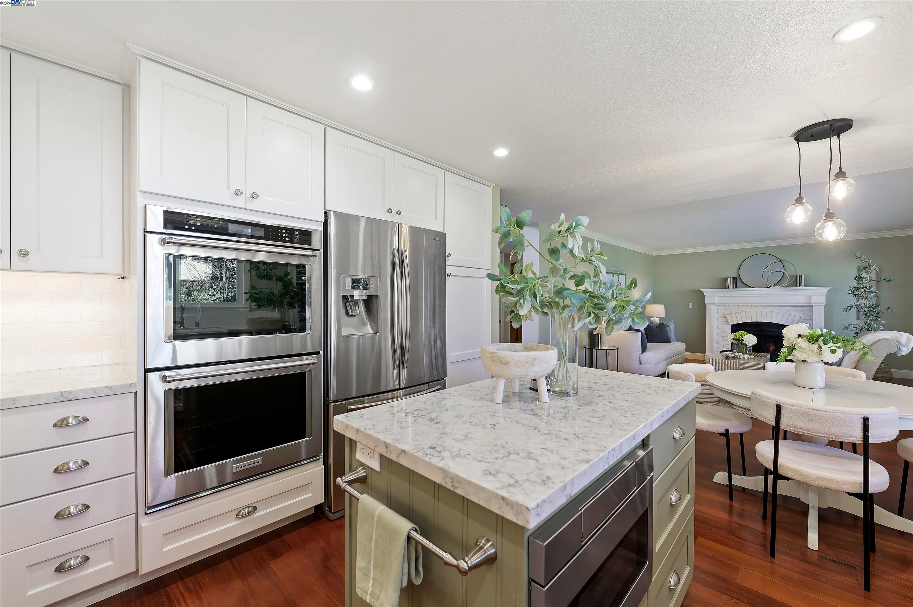 6927 Corte Barcelona