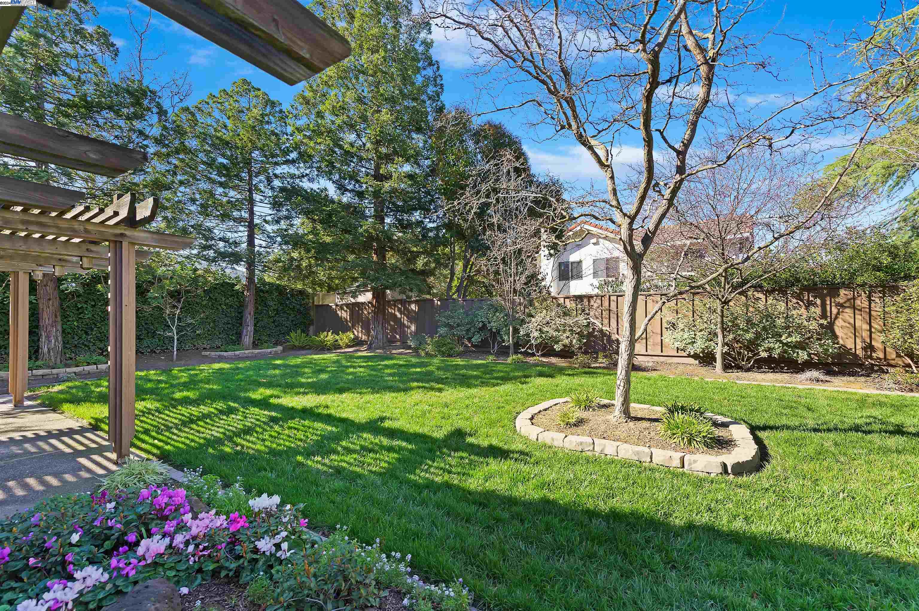 6927 Corte Barcelona