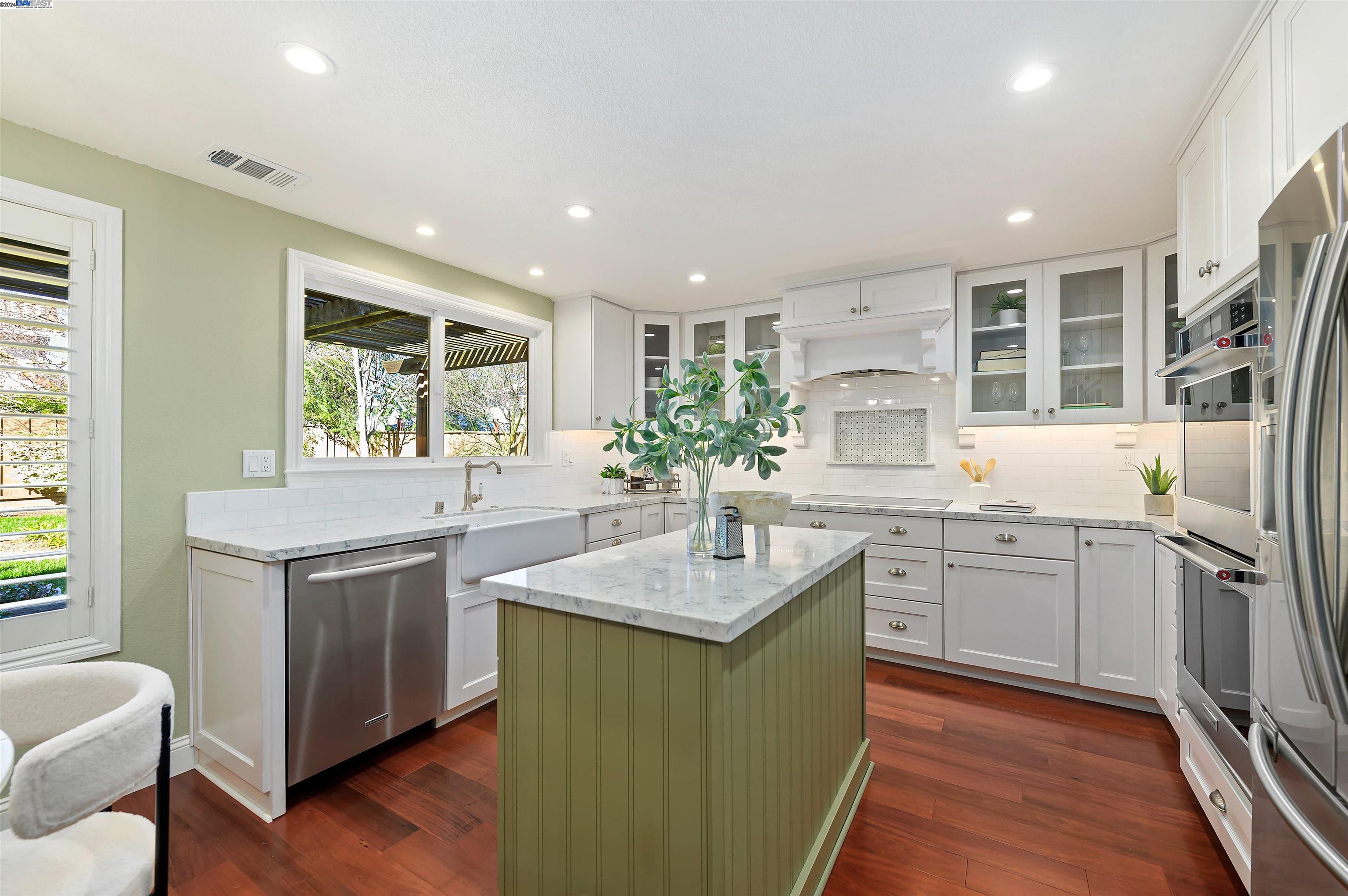 6927 Corte Barcelona