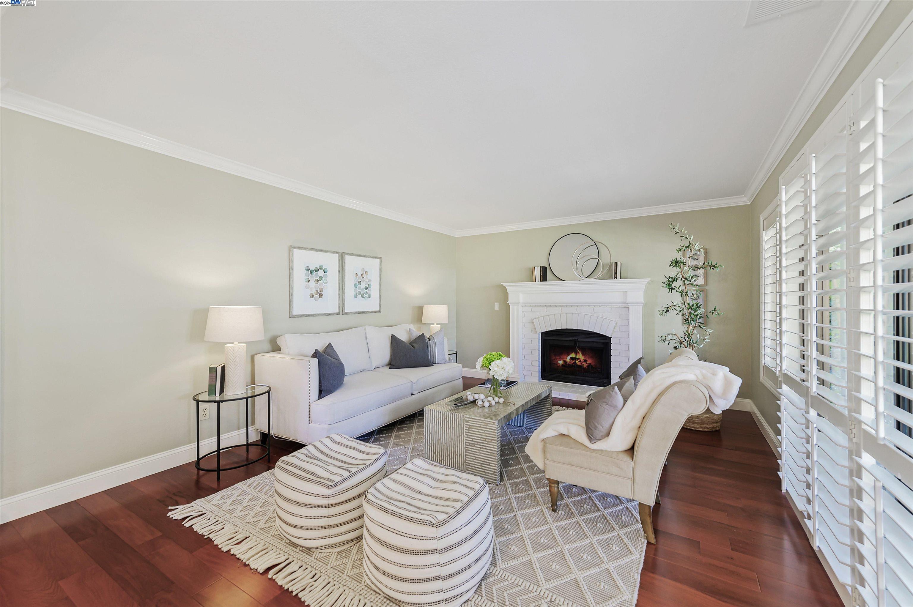 6927 Corte Barcelona