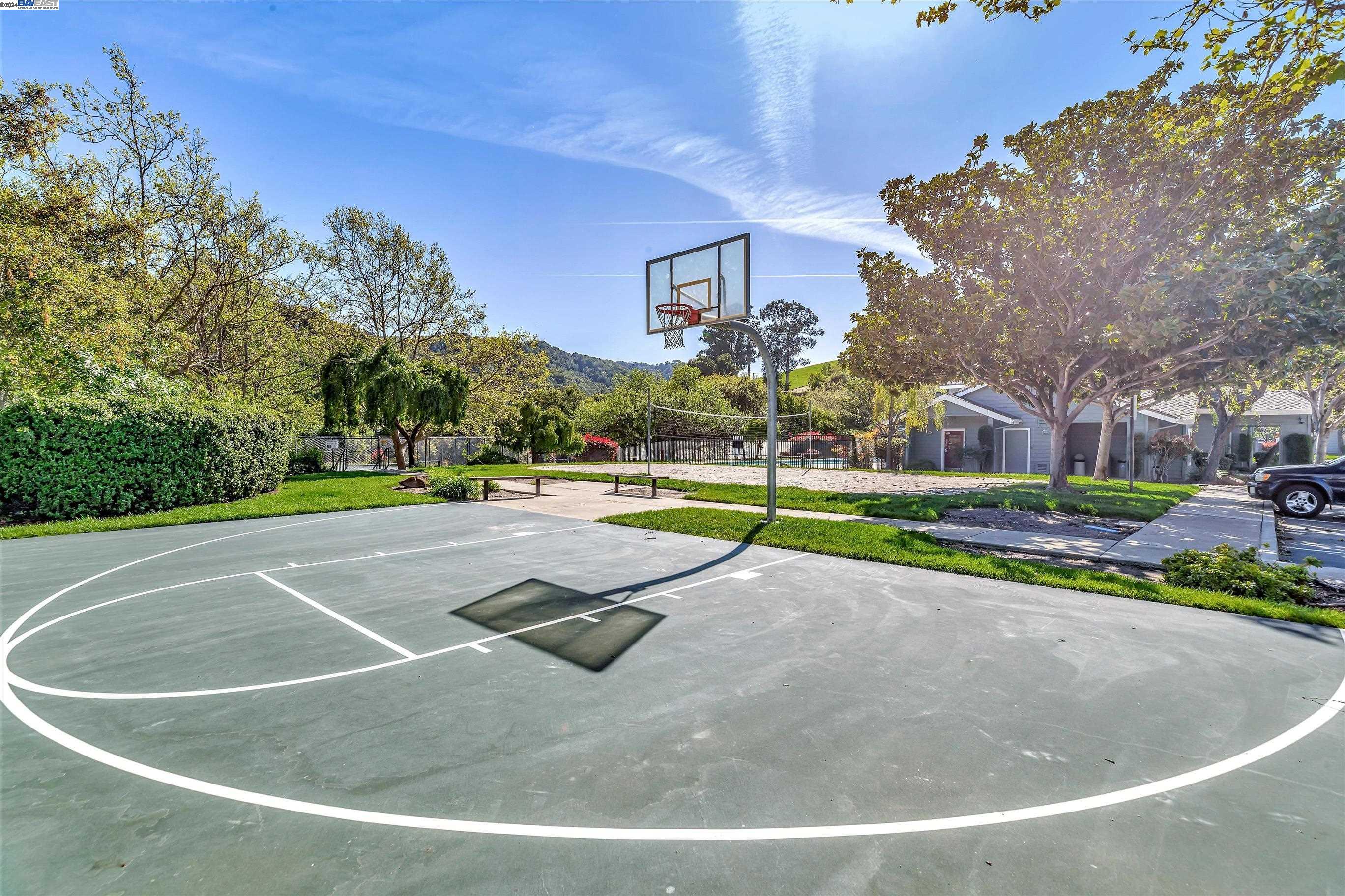 8015 Mountain View Dr Unit: E