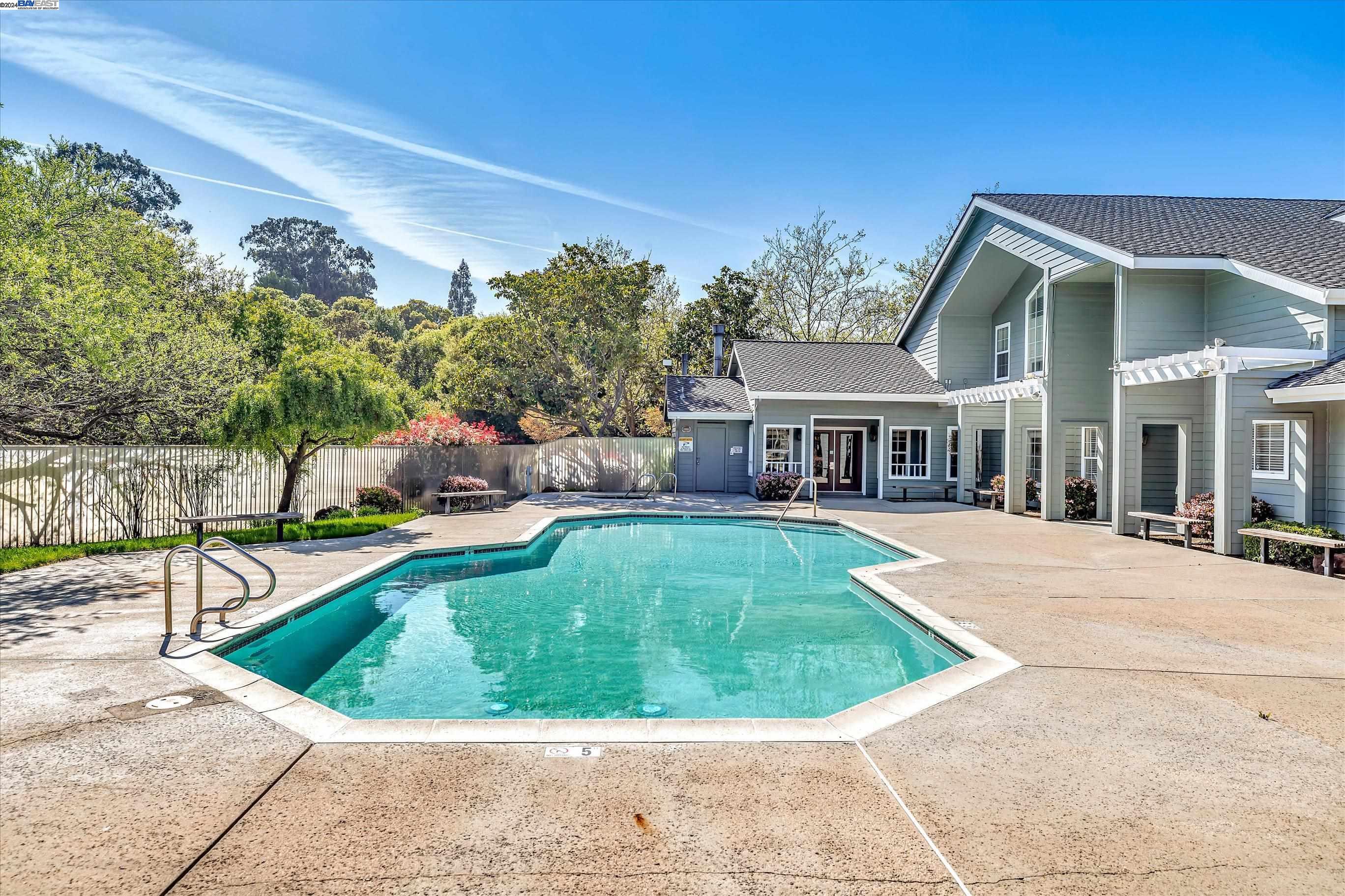 8015 Mountain View Dr Unit: E