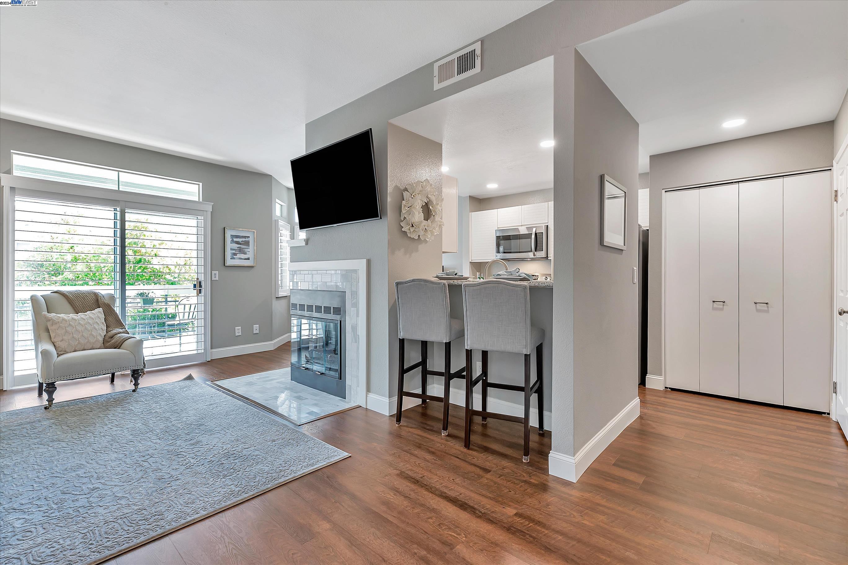 8015 Mountain View Dr Unit: E