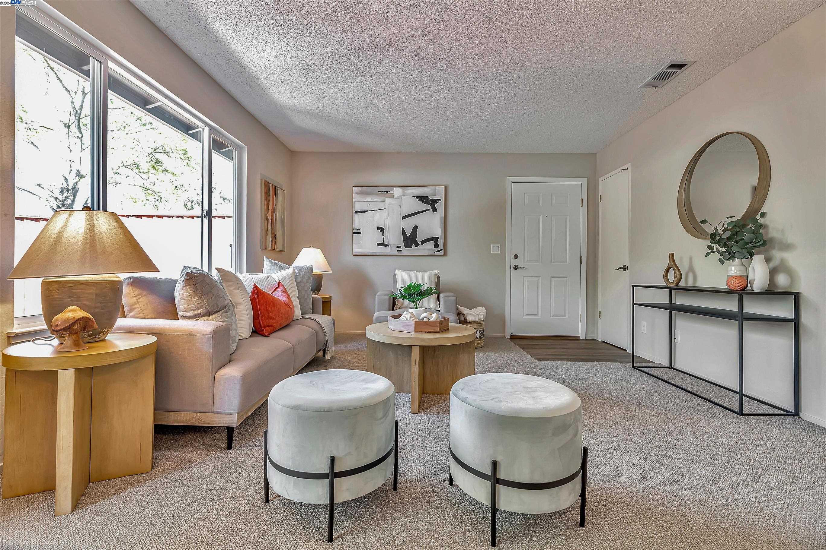 1499 Spring Valley Cmn