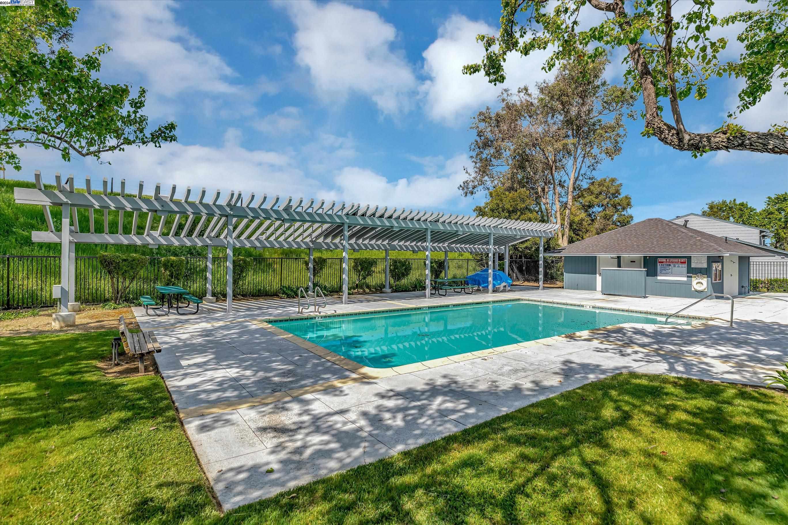 1499 Spring Valley Cmn