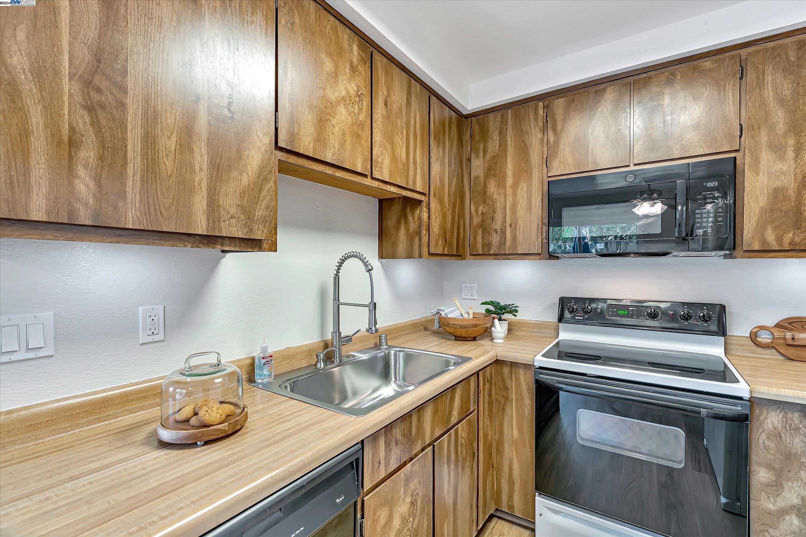 1499 Spring Valley Cmn