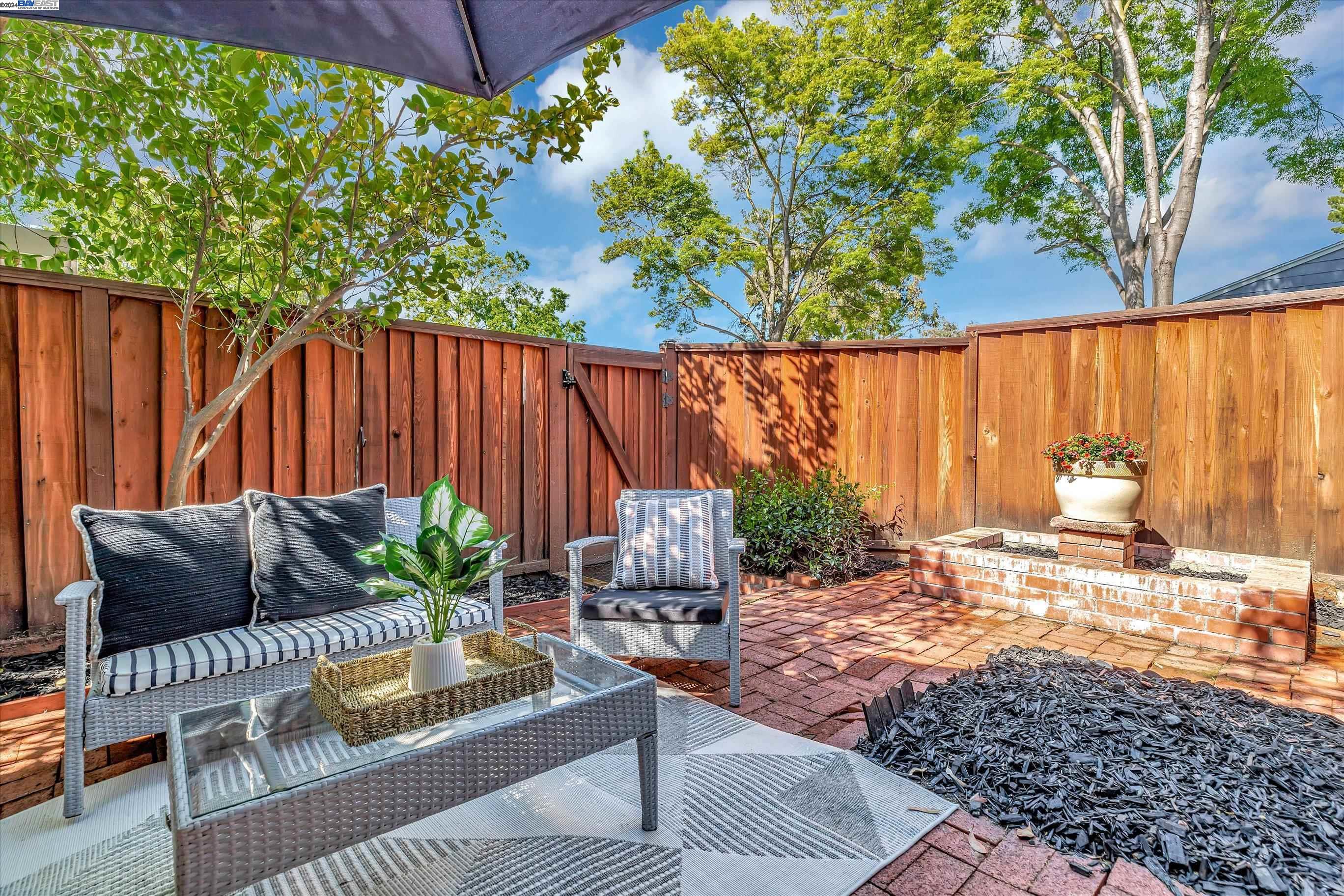 1499 Spring Valley Cmn