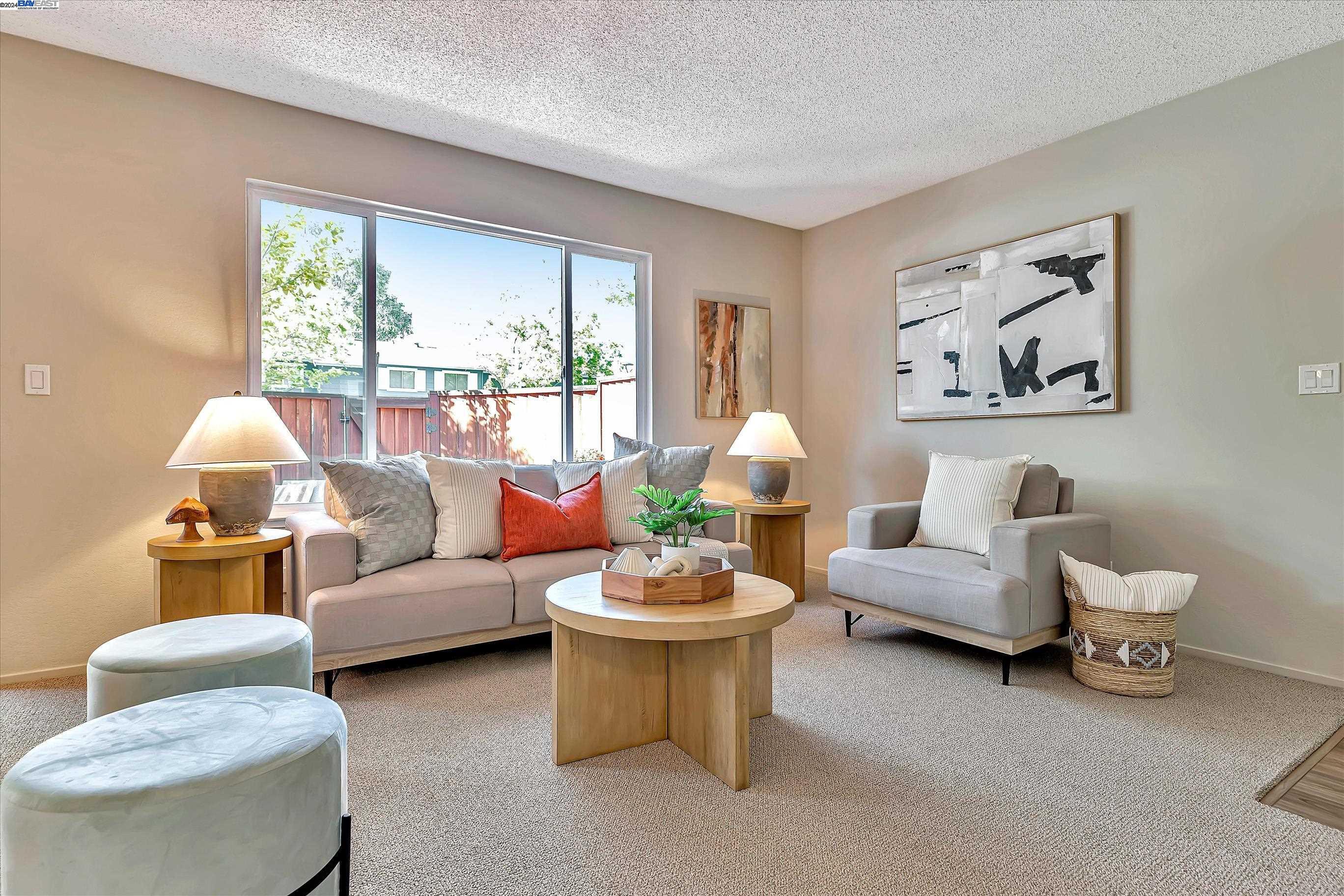 1499 Spring Valley Cmn