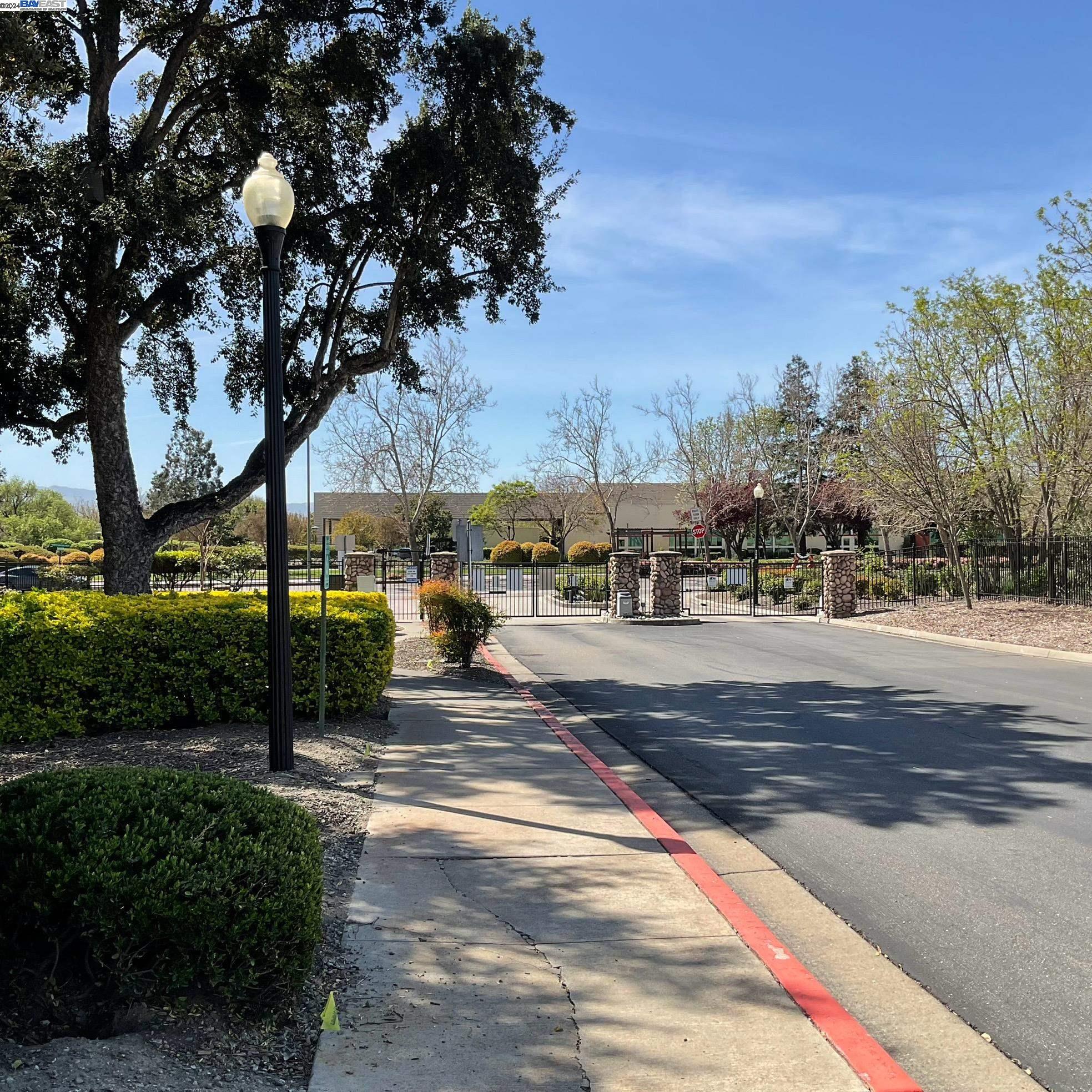 51 Bellington Cmn # 4 Unit: #4