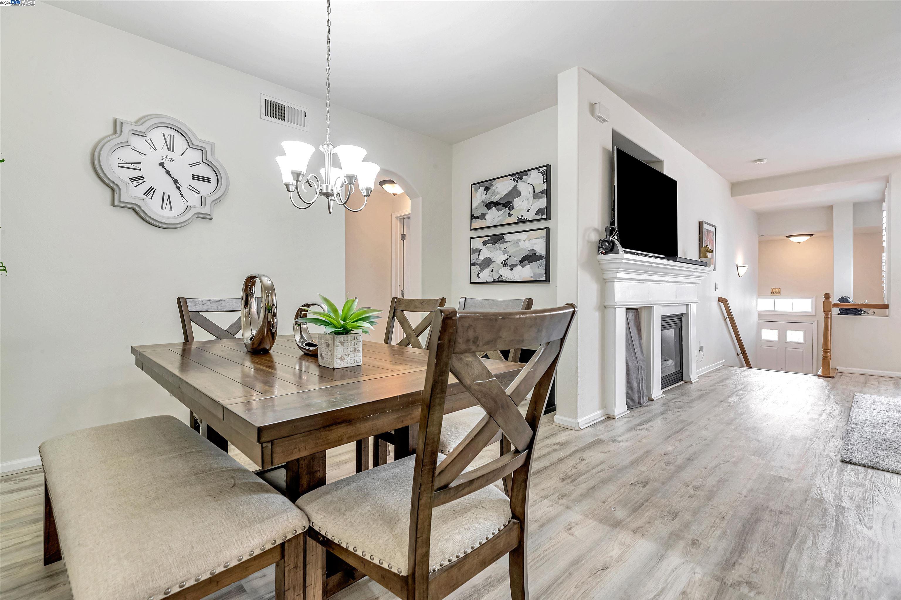 4216 Clarinbridge Cir