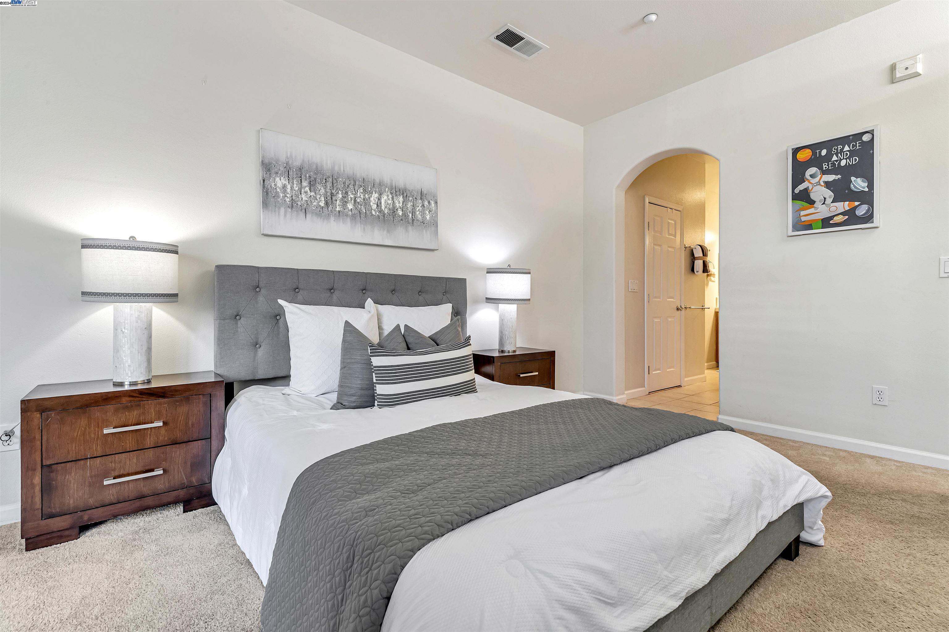 4216 Clarinbridge Cir