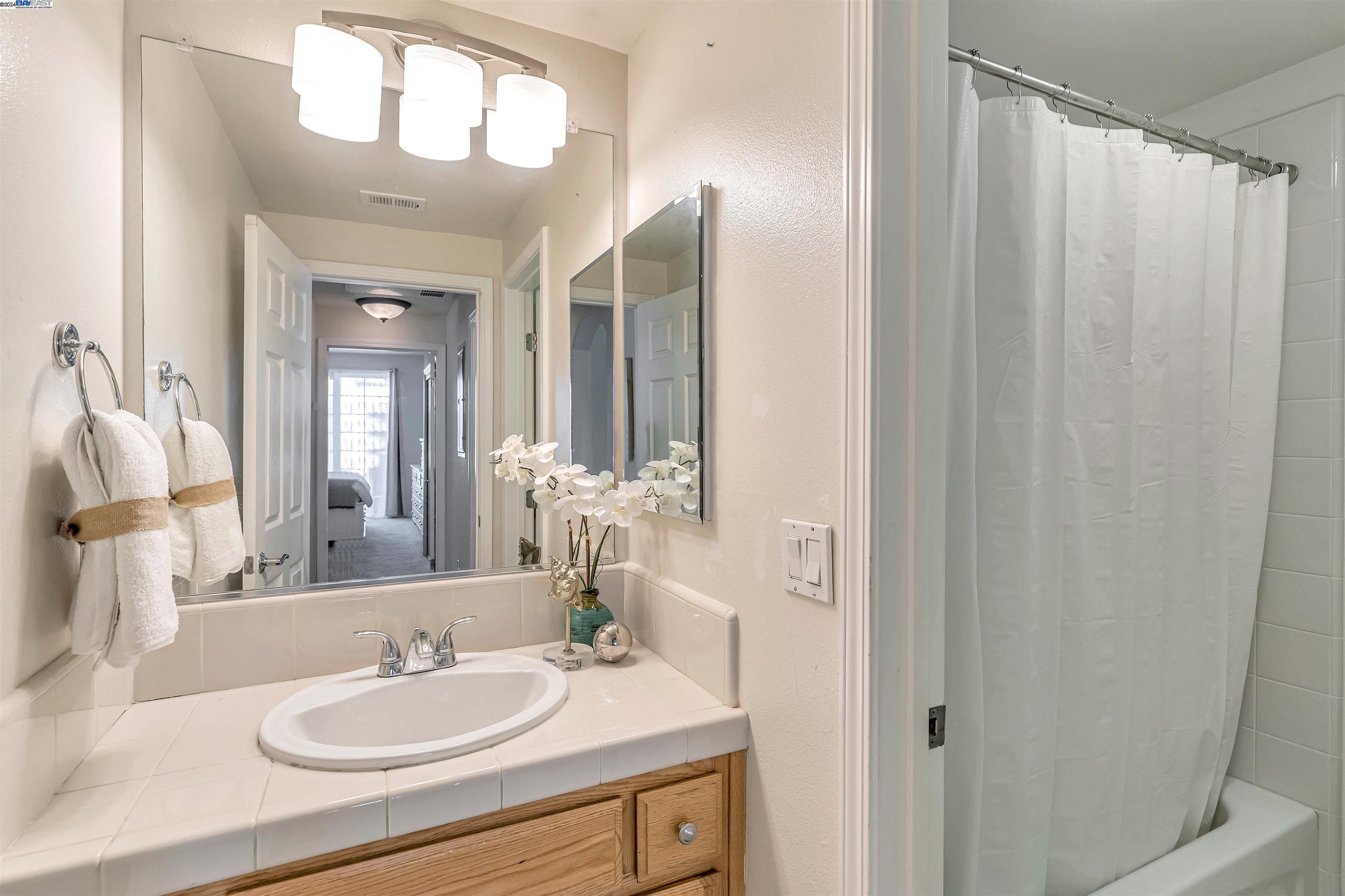 4216 Clarinbridge Cir