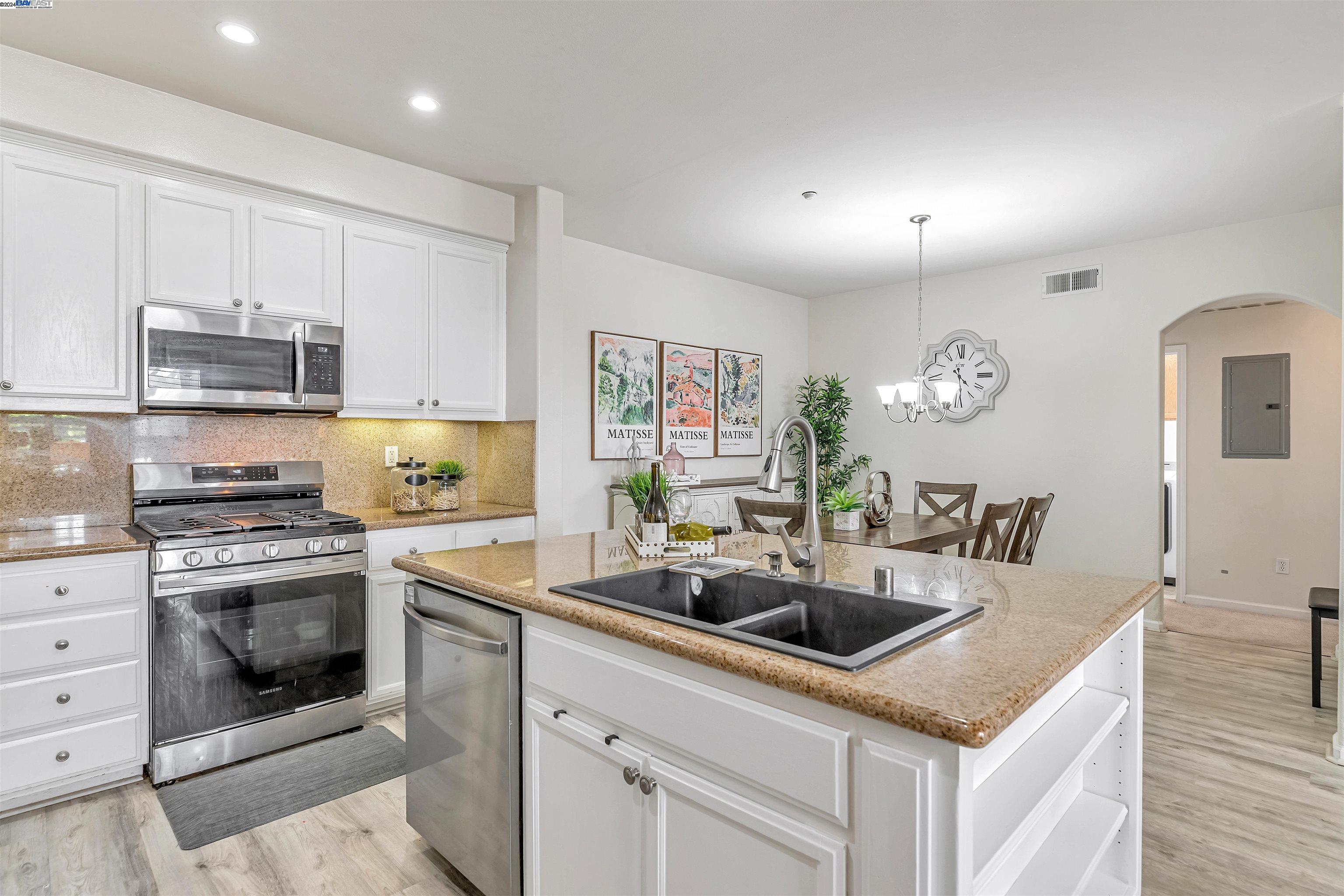 4216 Clarinbridge Cir