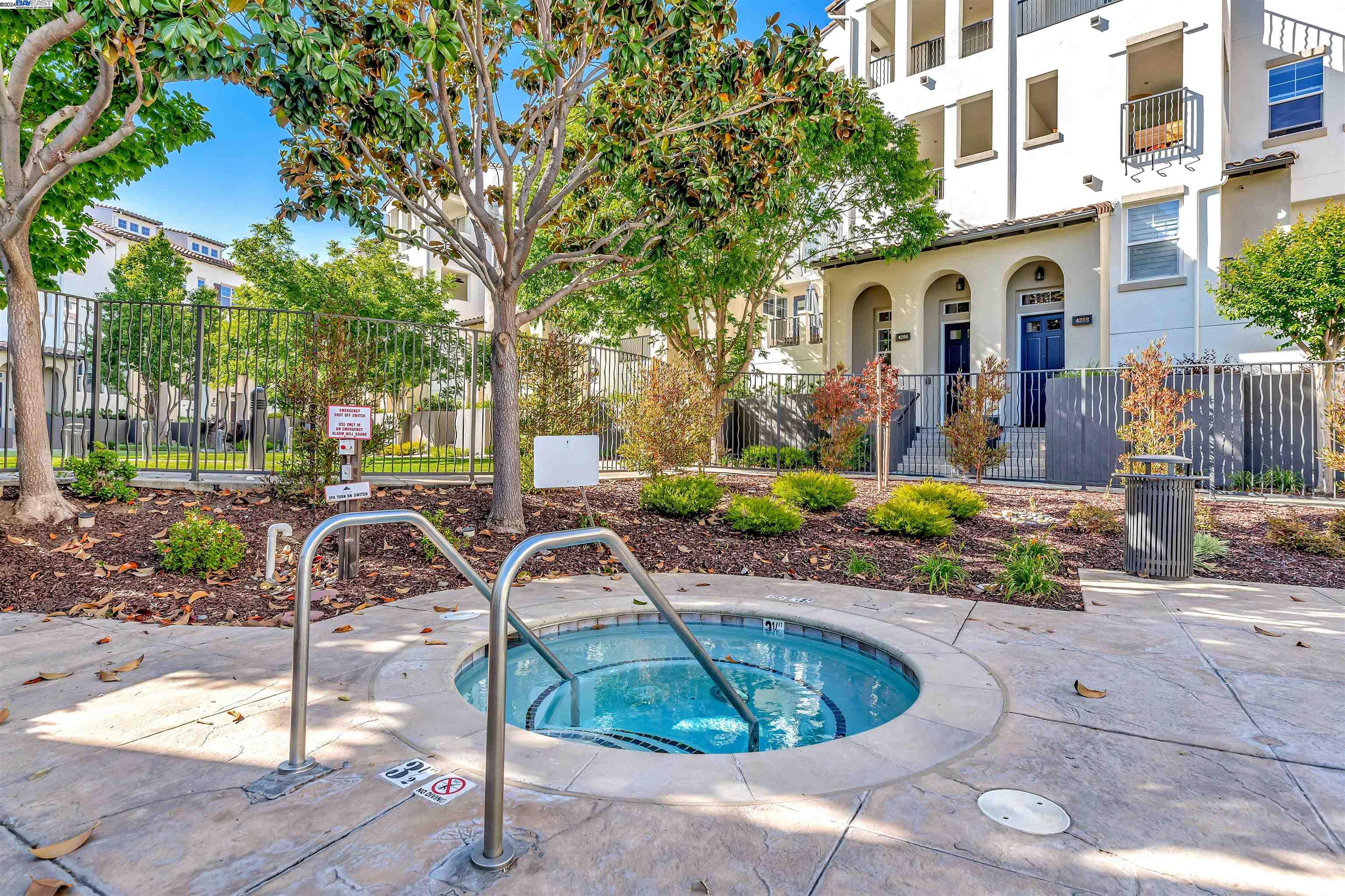 4216 Clarinbridge Cir