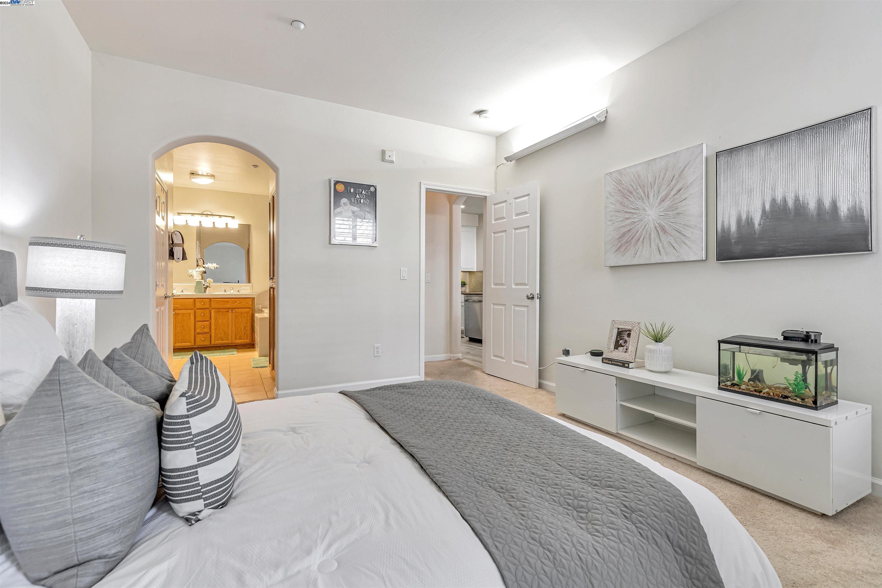 4216 Clarinbridge Cir