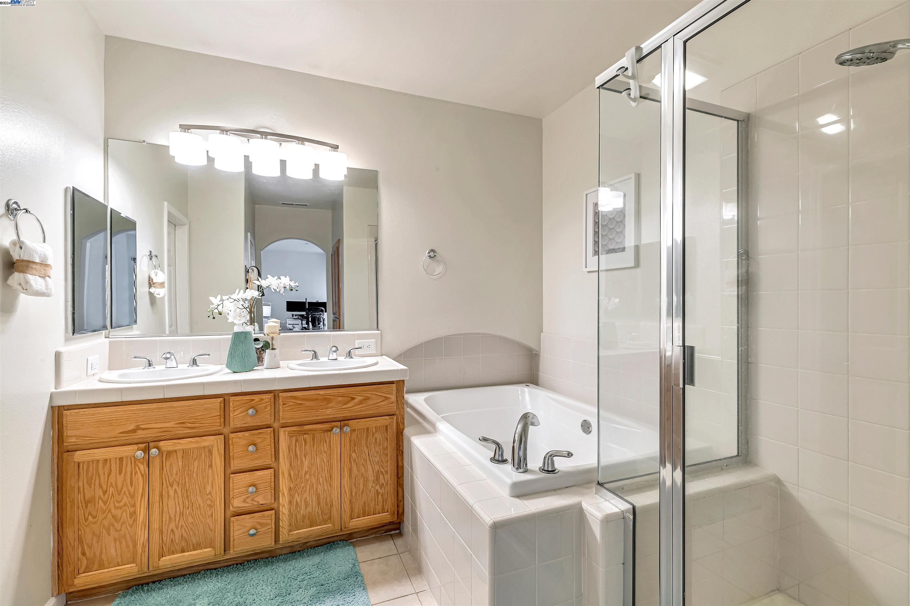 4216 Clarinbridge Cir