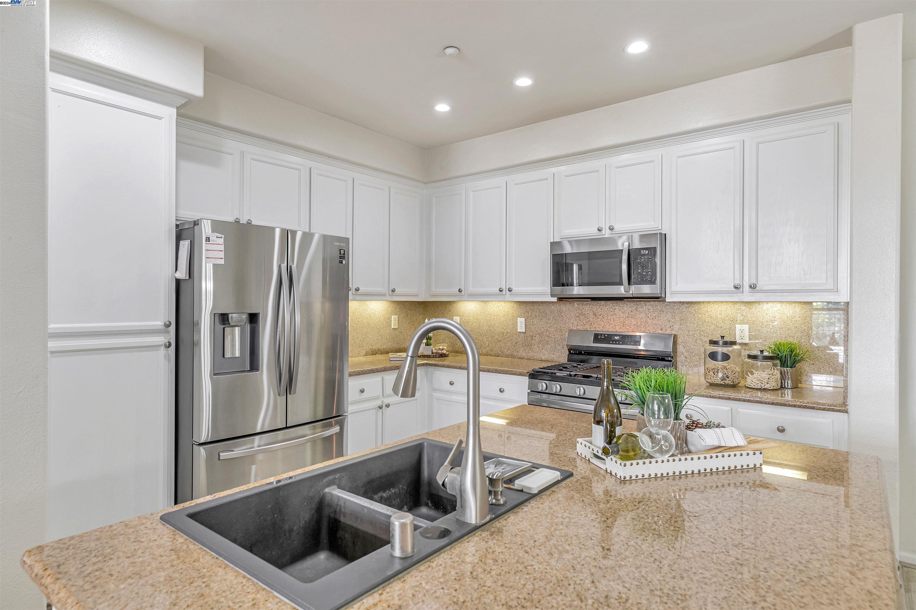 4216 Clarinbridge Cir