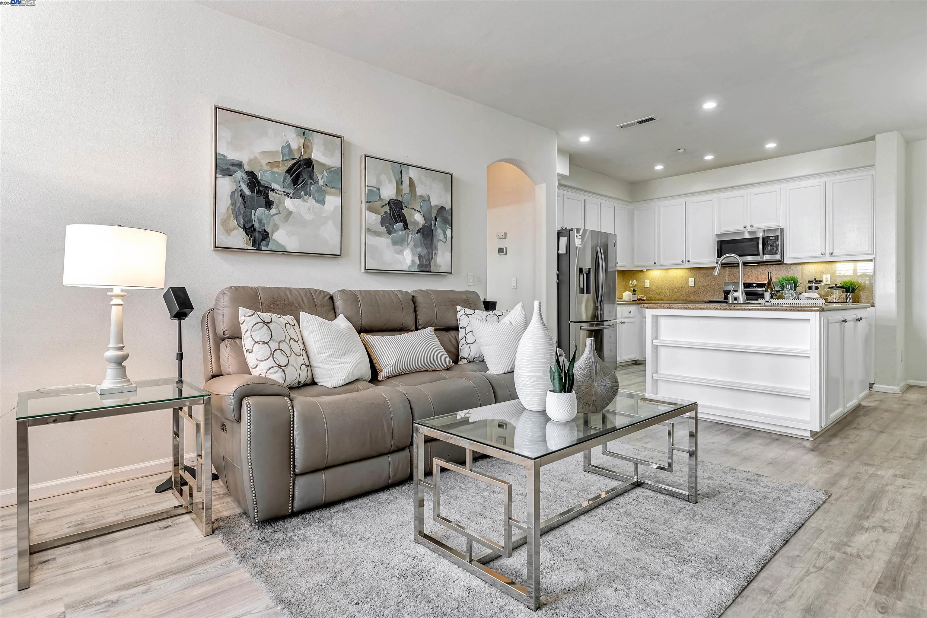 4216 Clarinbridge Cir