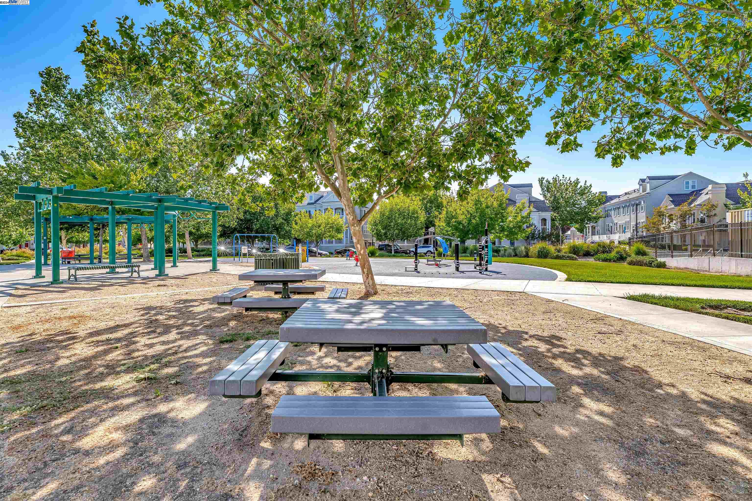 4216 Clarinbridge Cir