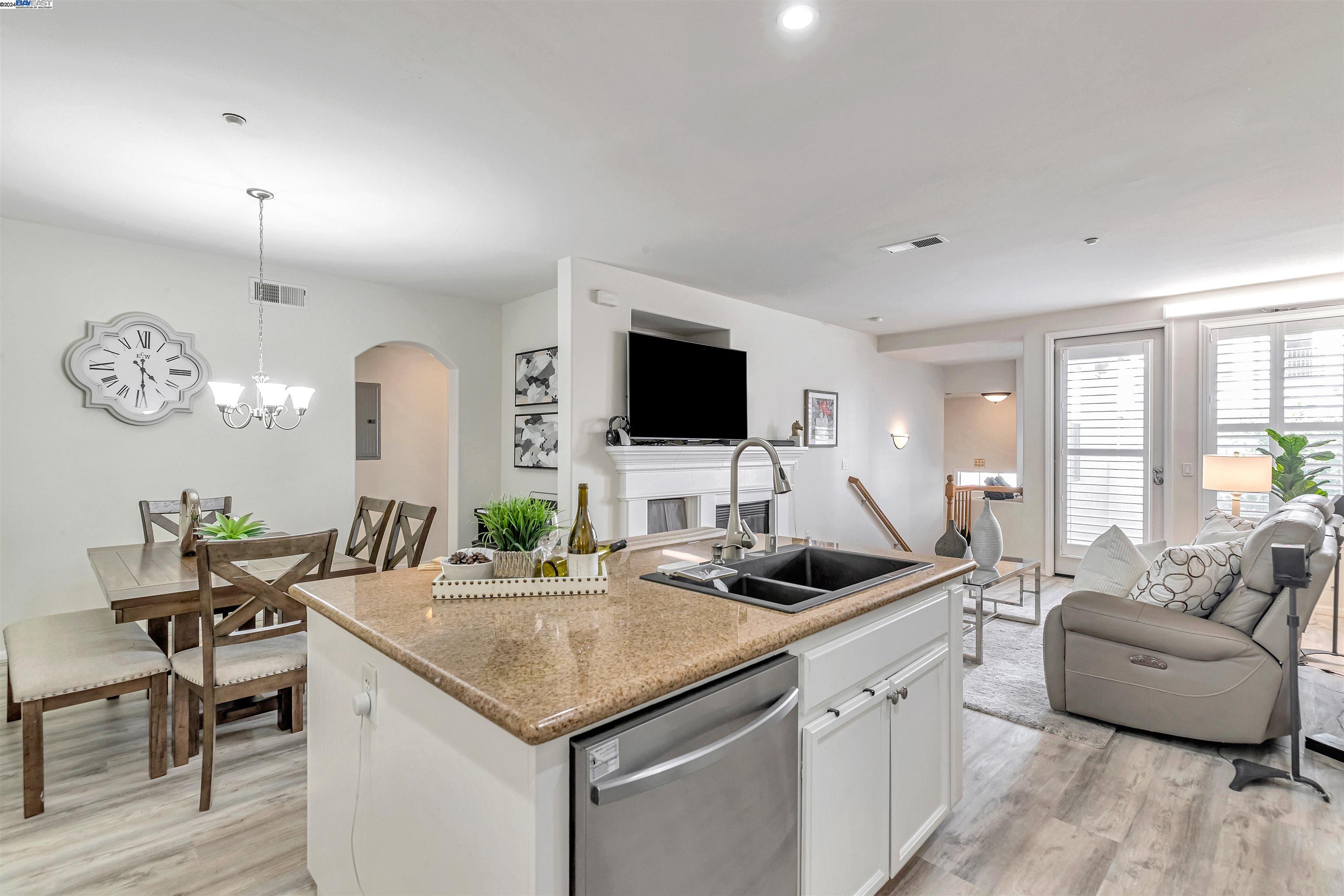 4216 Clarinbridge Cir