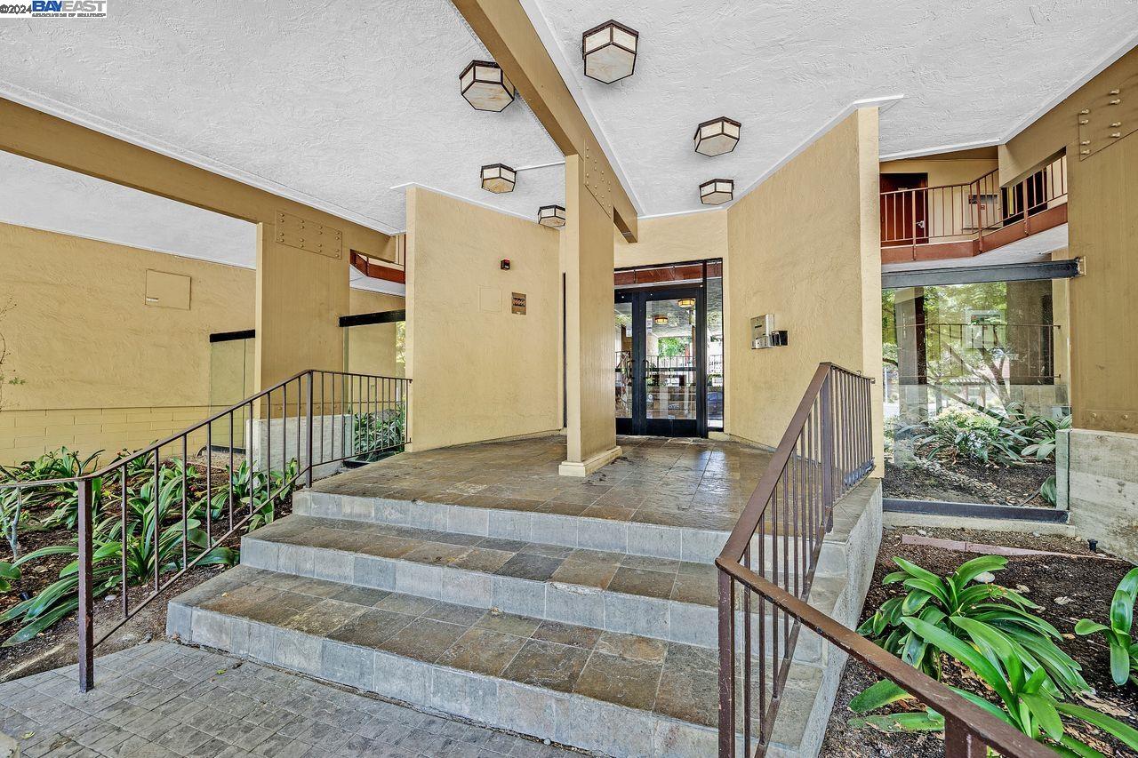 1085 Murrieta Blvd. # 203