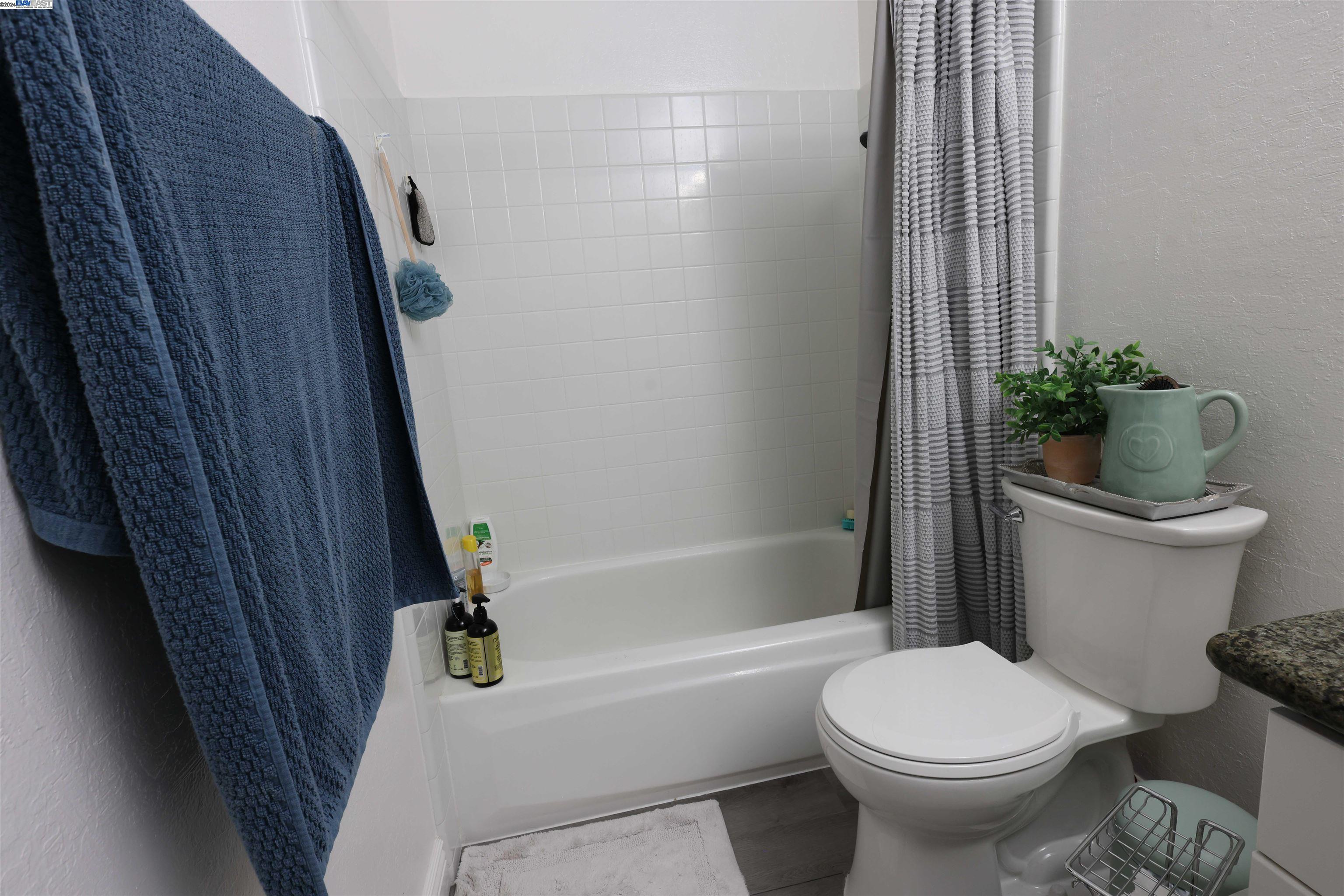 1085 Murrieta Blvd. # 203