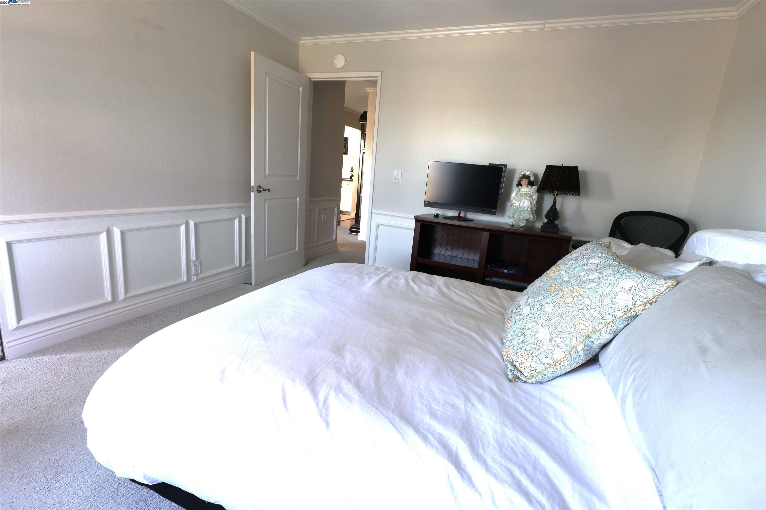 1085 Murrieta Blvd. # 203