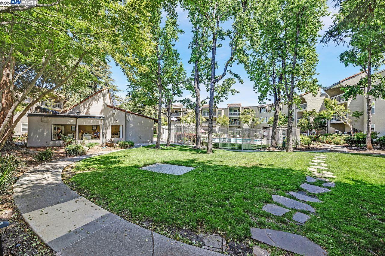 1085 Murrieta Blvd. # 203