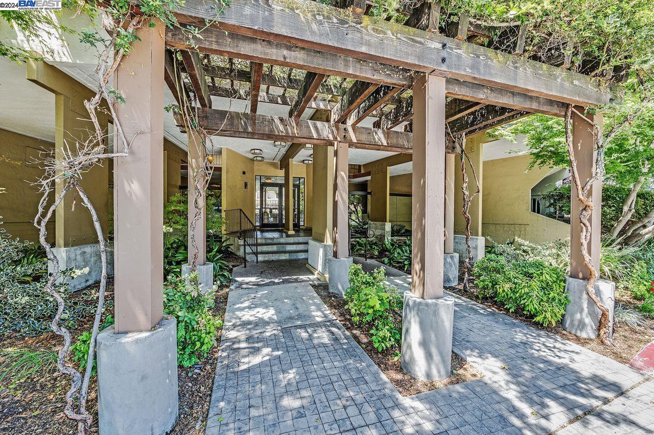 1085 Murrieta Blvd. # 203