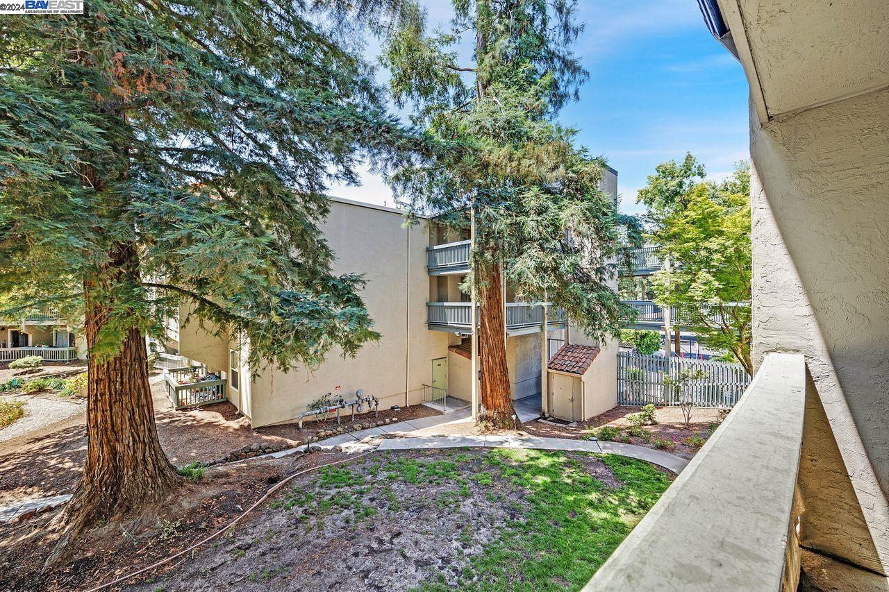 1085 Murrieta Blvd. # 203