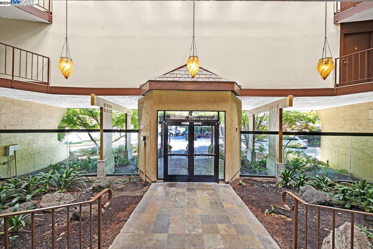 1085 Murrieta Blvd. # 203