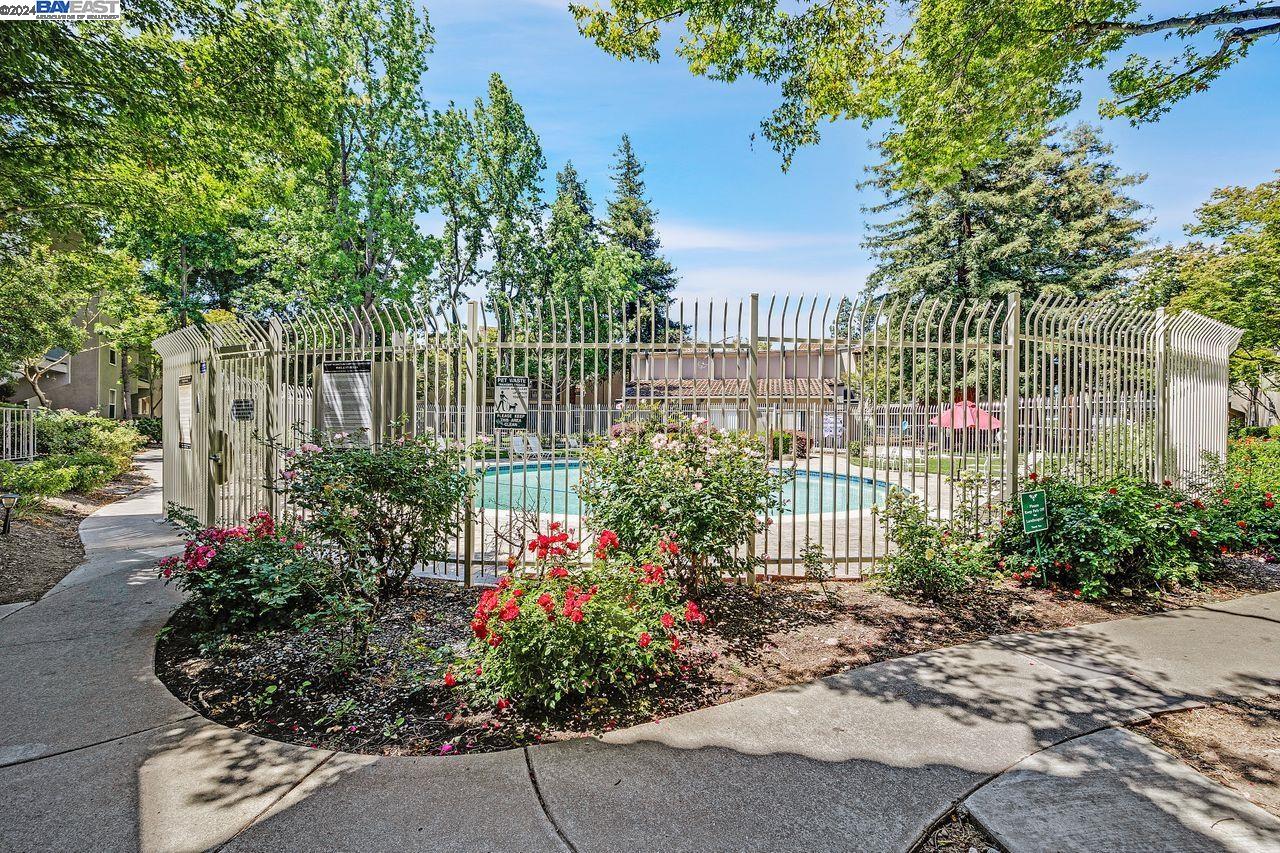 1085 Murrieta Blvd. # 203