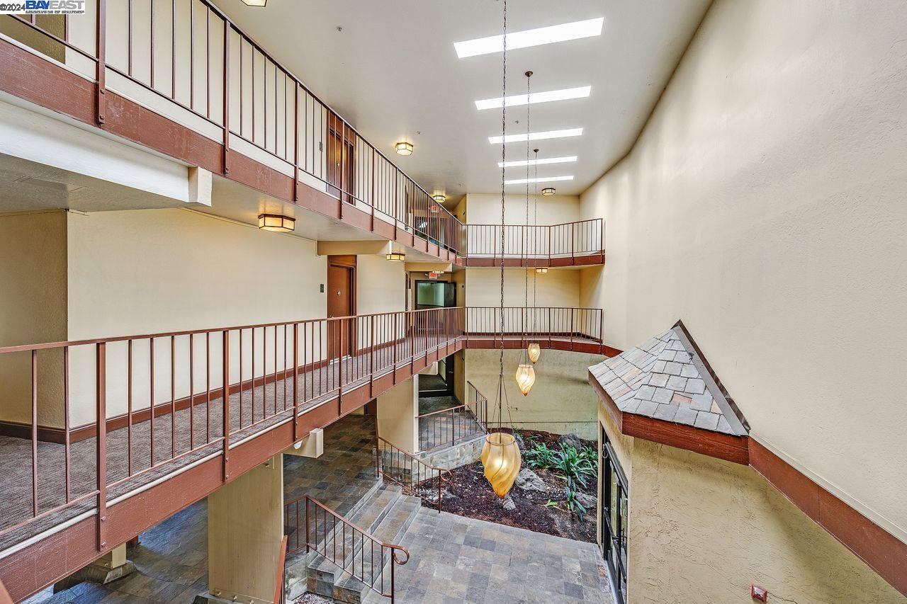 1085 Murrieta Blvd. # 203