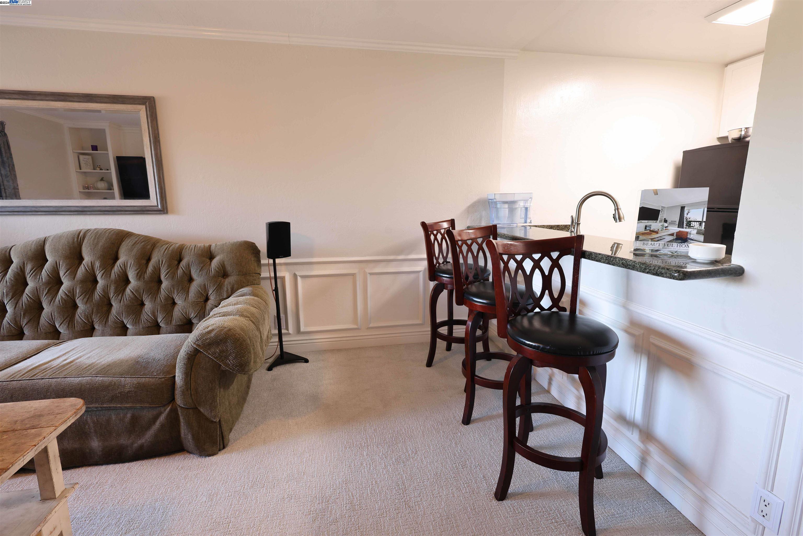 1085 Murrieta Blvd. # 203