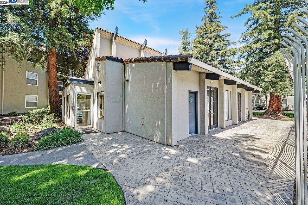 1085 Murrieta Blvd. # 203