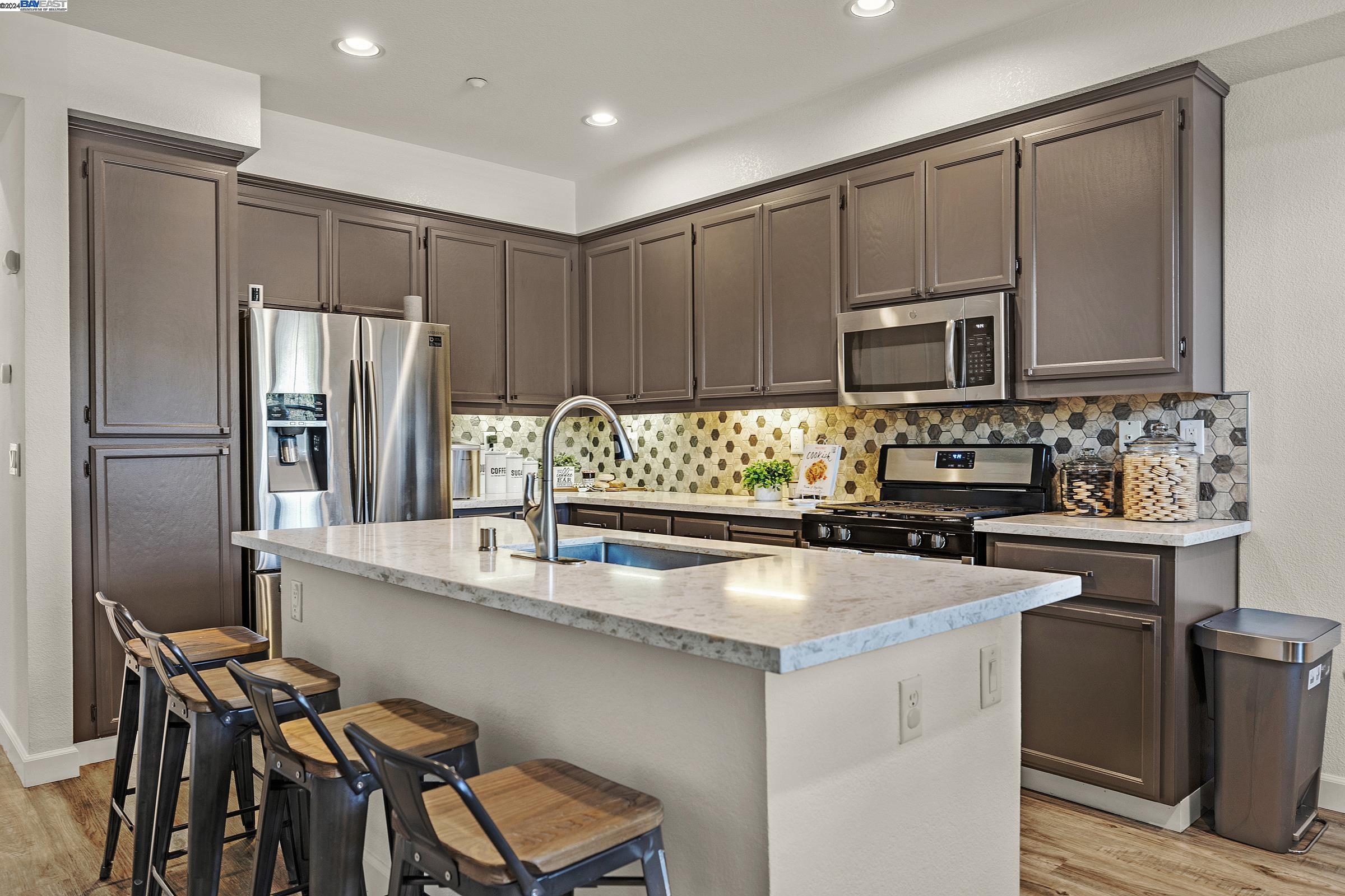 26 Bellington Cmn # 3