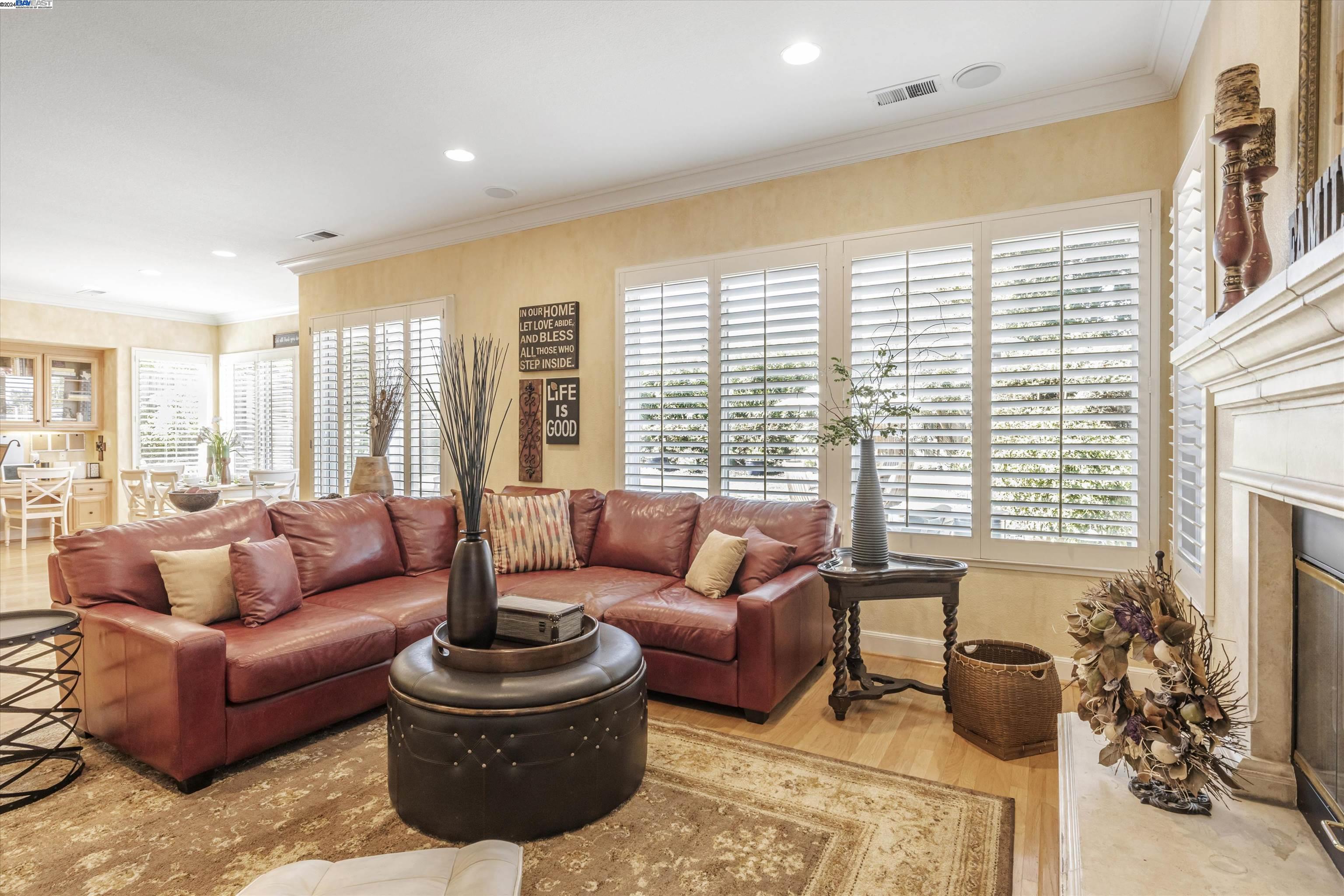 809 SUNSET CREEK LANE