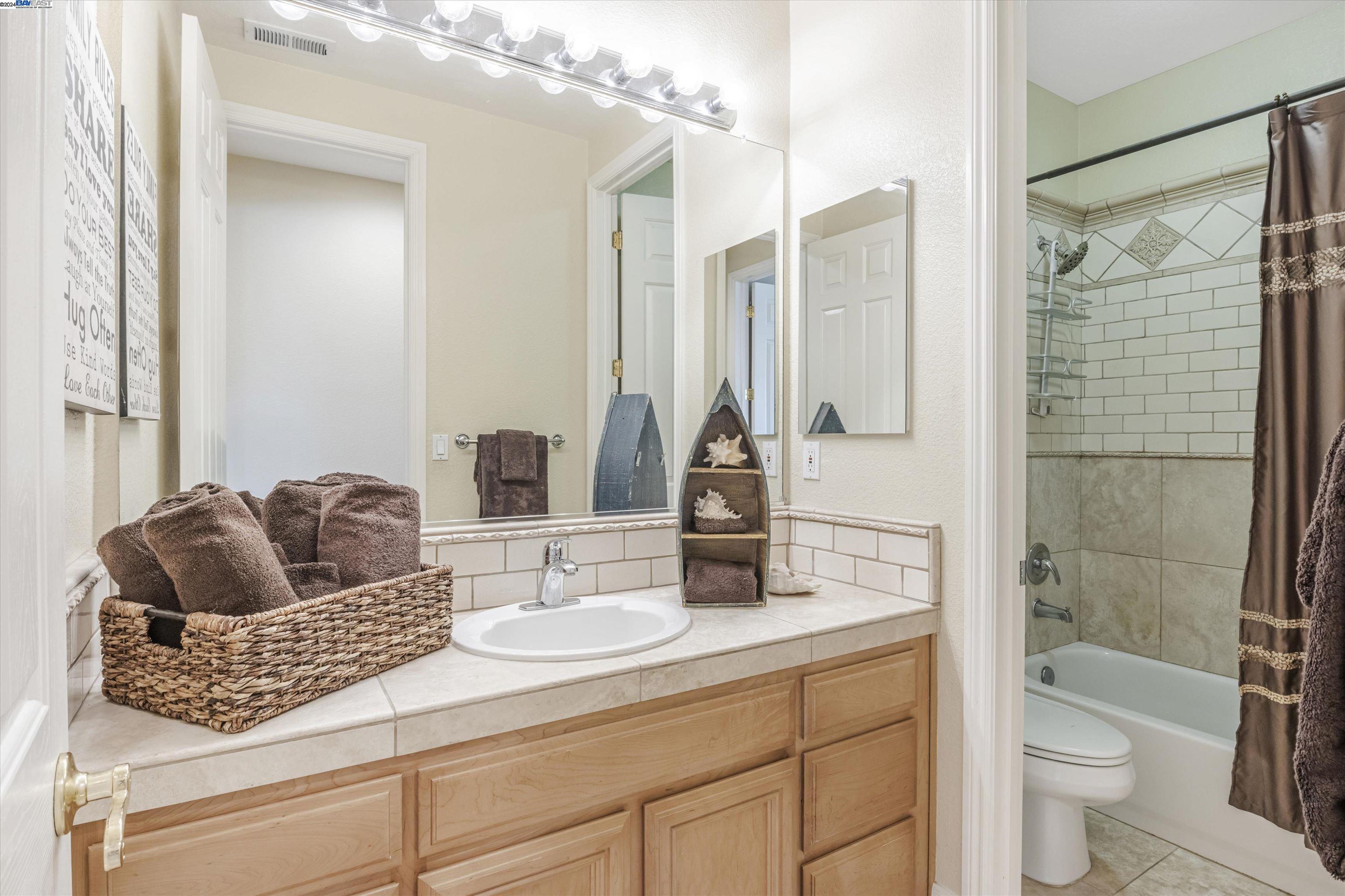 809 SUNSET CREEK LANE