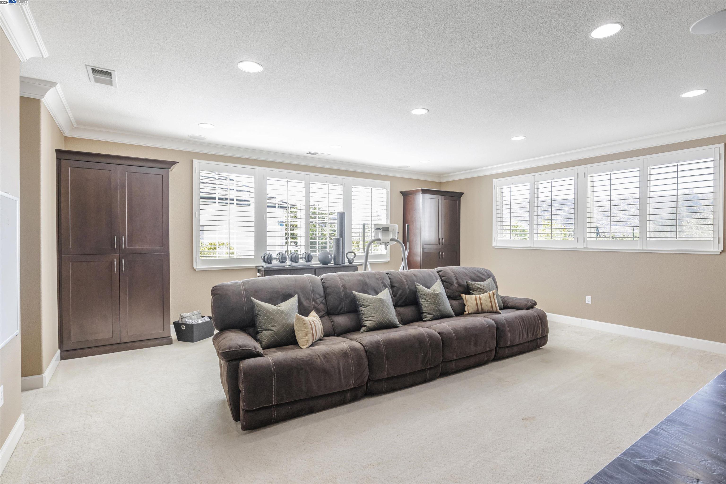 809 SUNSET CREEK LANE