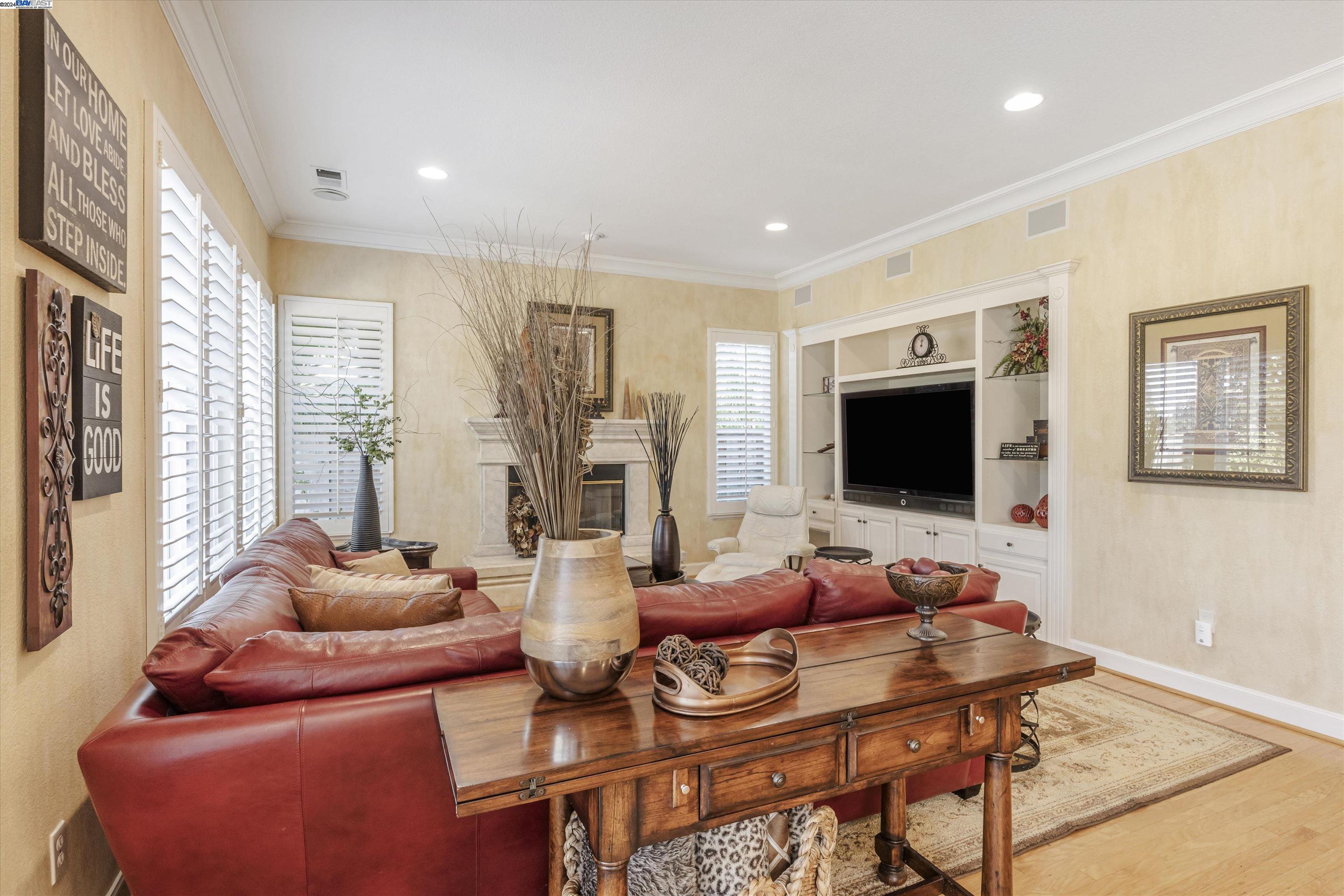 809 SUNSET CREEK LANE