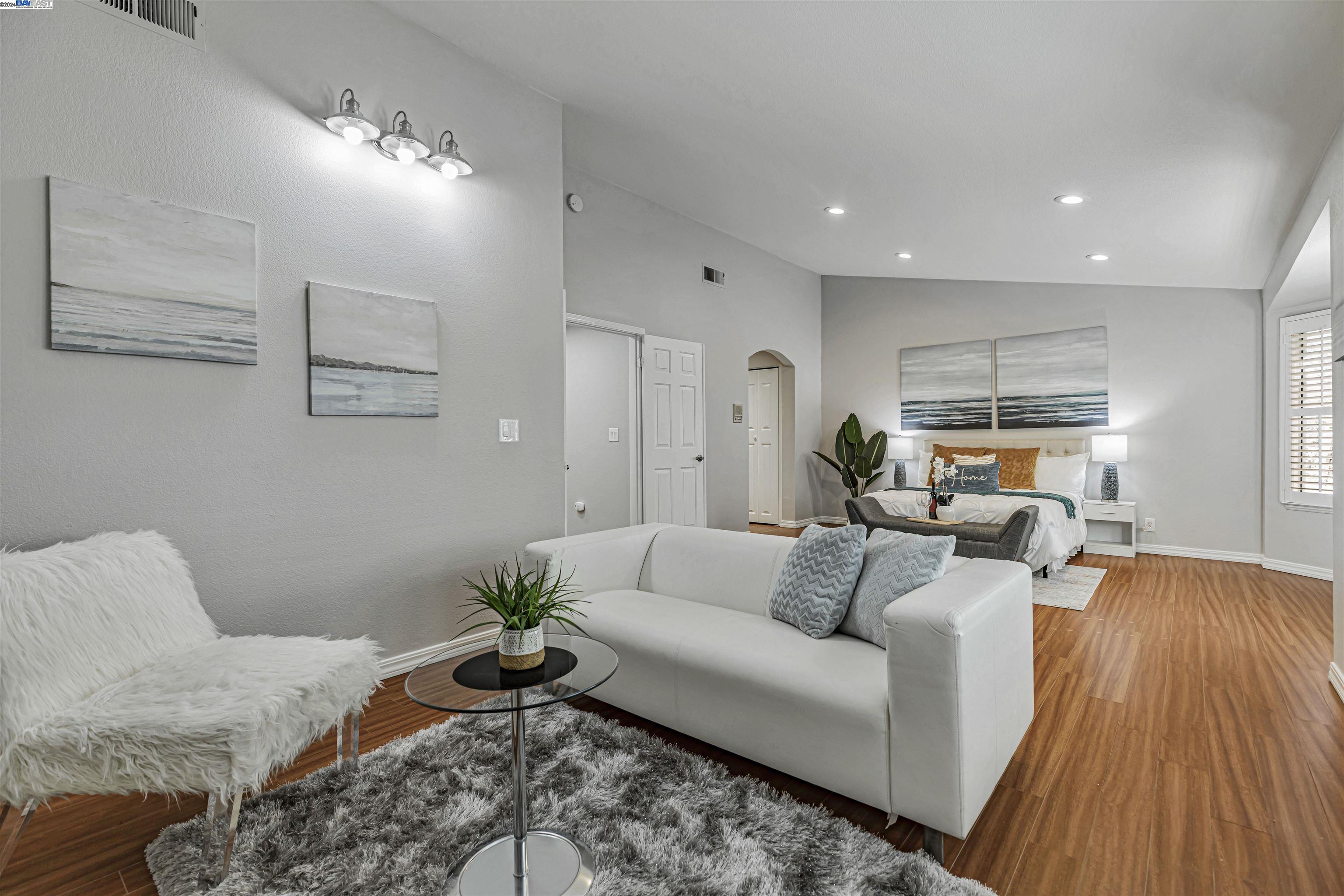 2072 Calle Mesa Alta