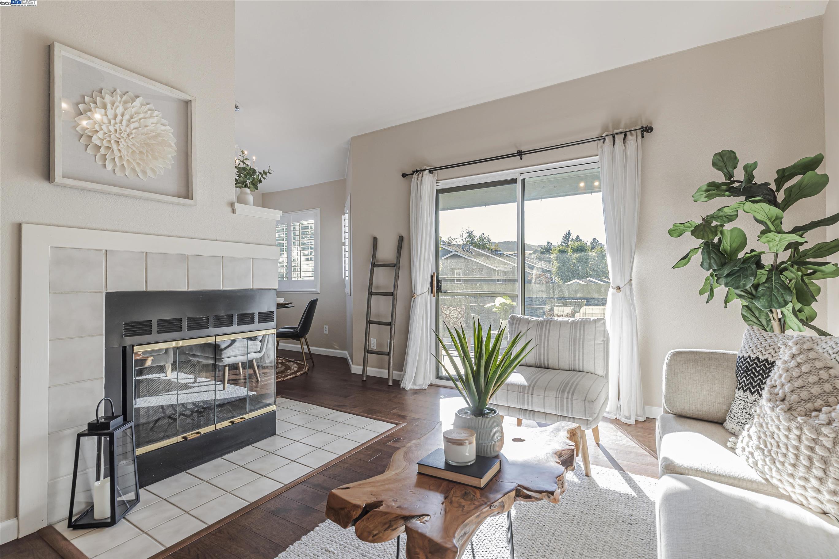 7615 Canyon Meadow Cir # H