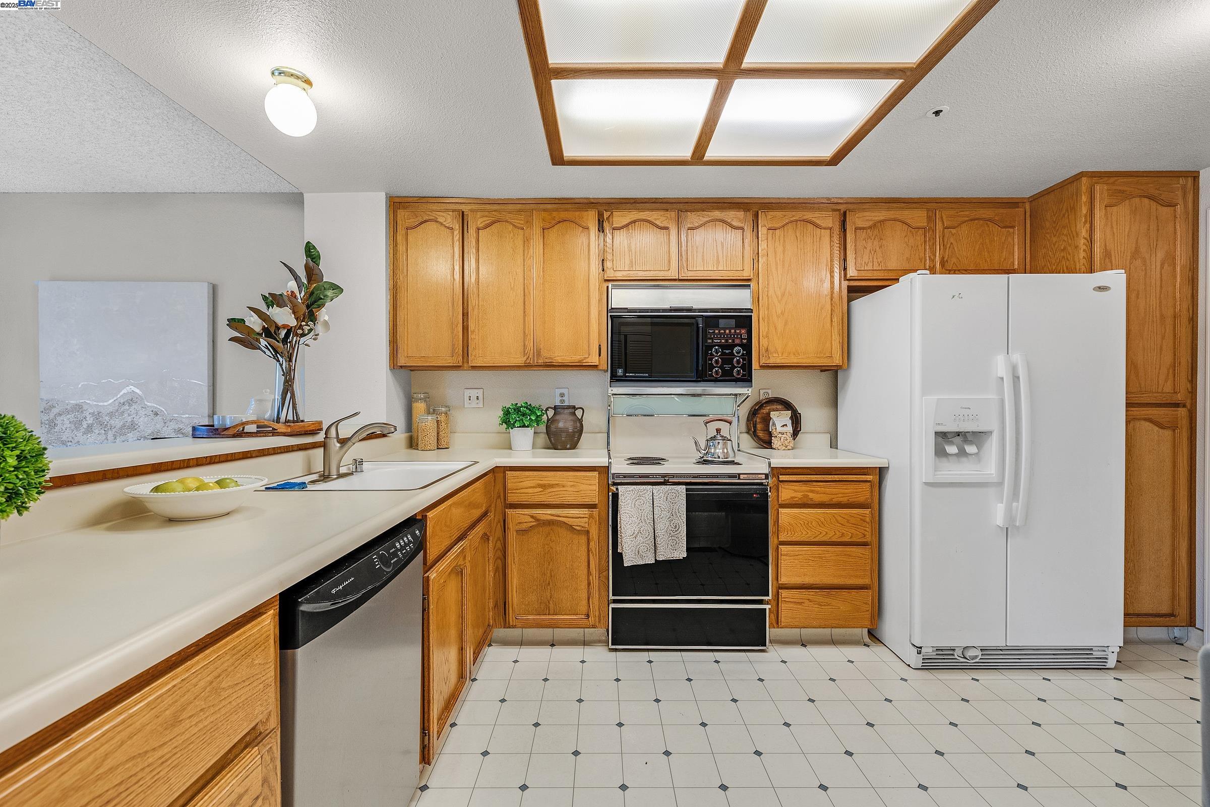 344 Charlotte Common