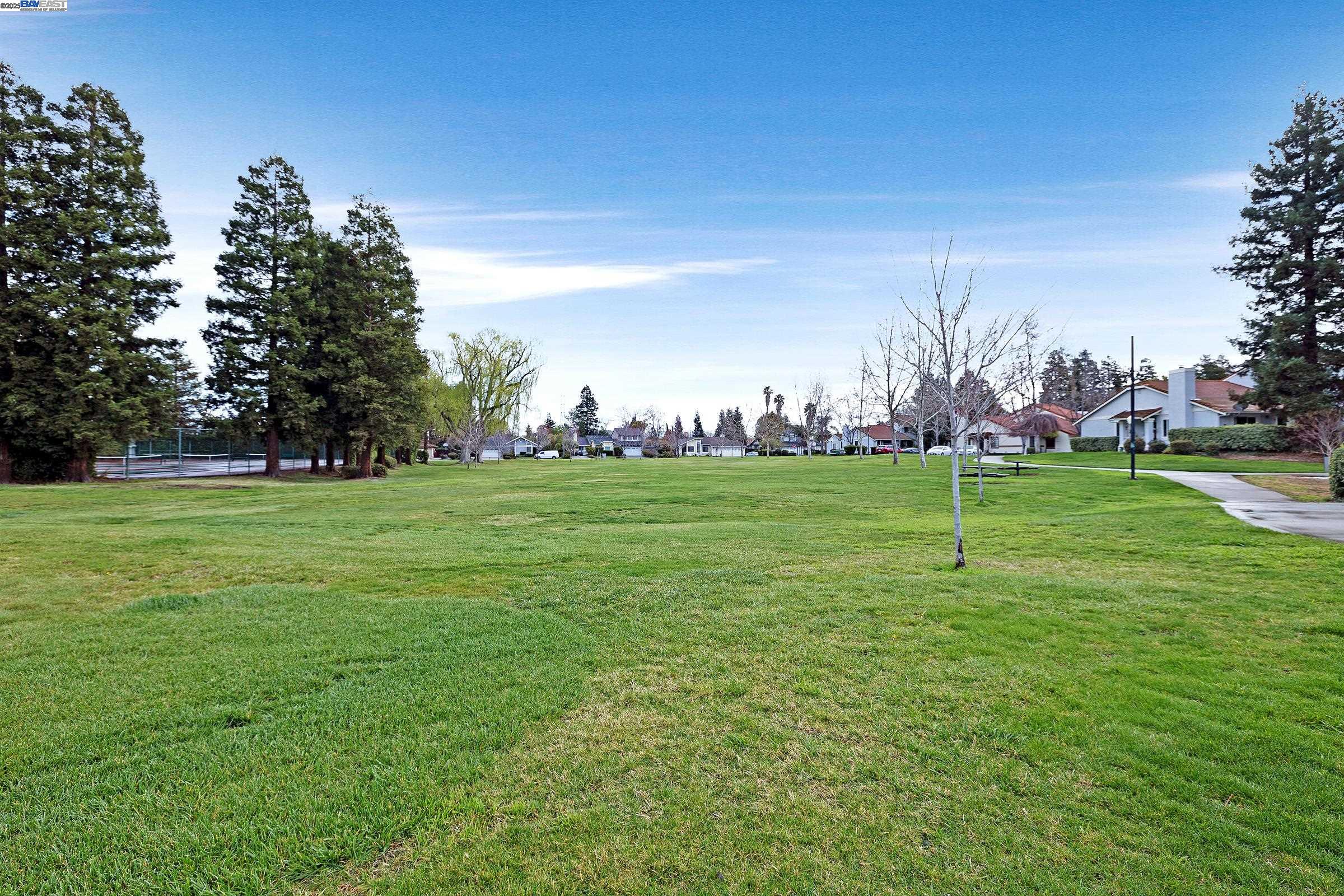 344 Charlotte Common