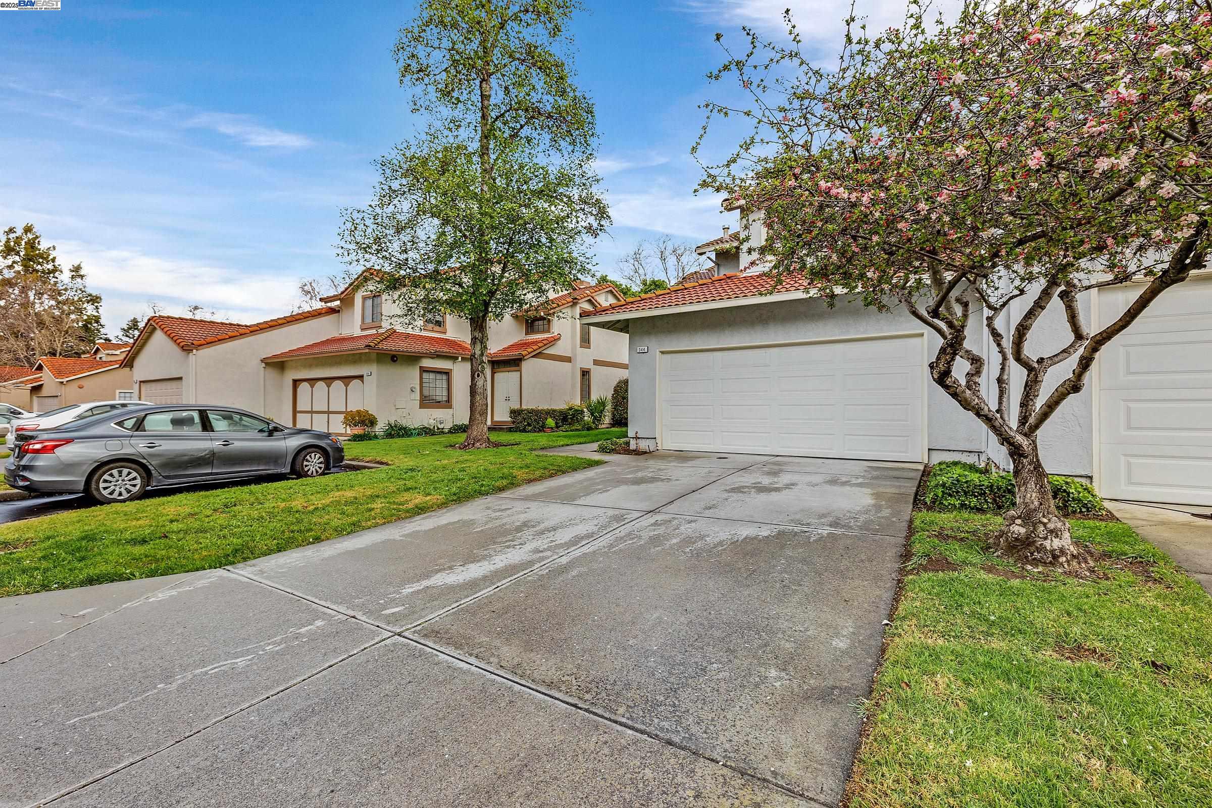 344 Charlotte Common